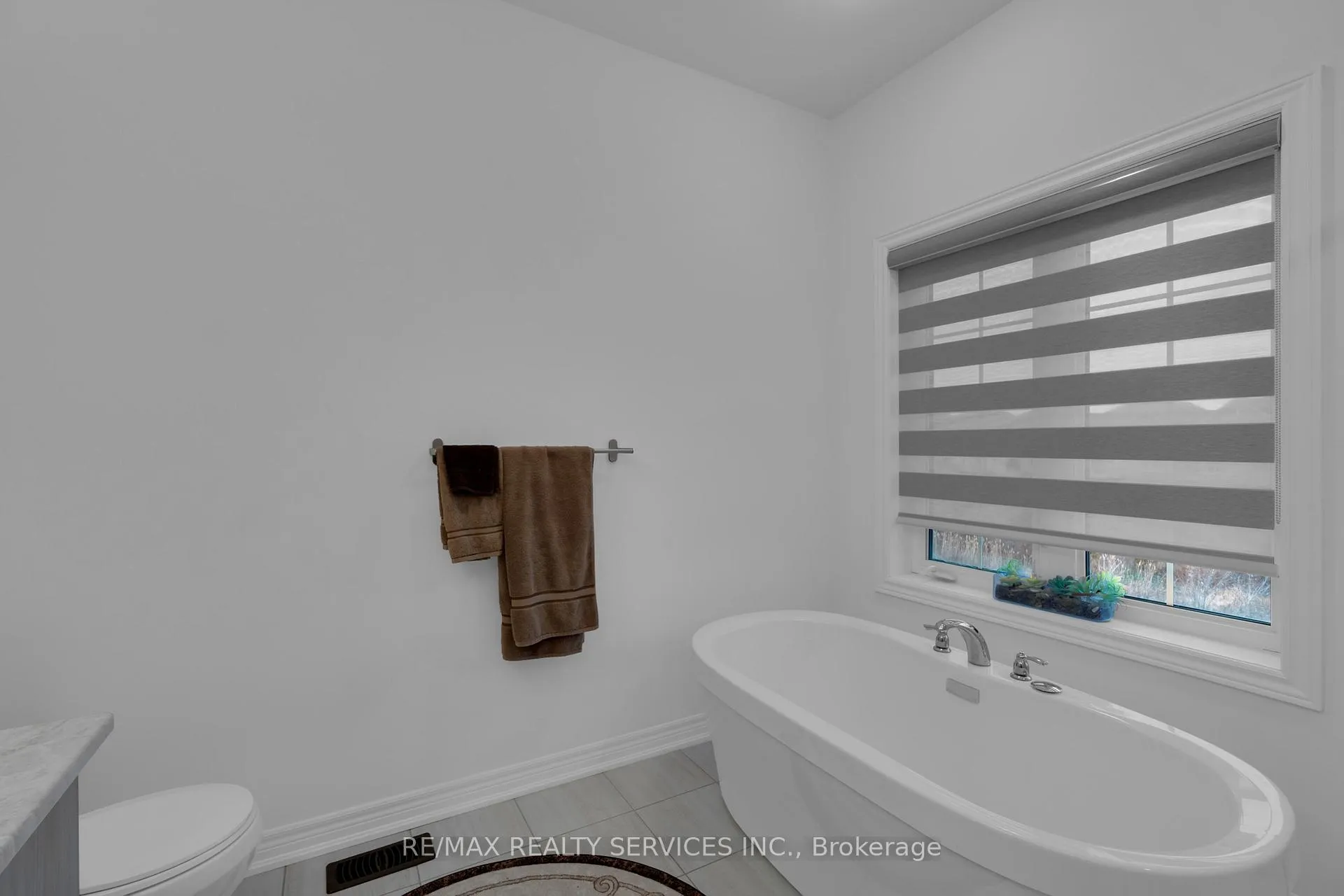 Photo 18 of 59 Hawtrey Road, Brampton, Northwest Brampton — HOMEH