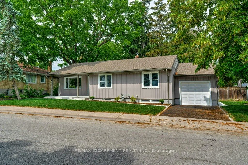 Photo 2 of 4290 Crescent Avenue, Lincoln, Beamsville — HOMEH