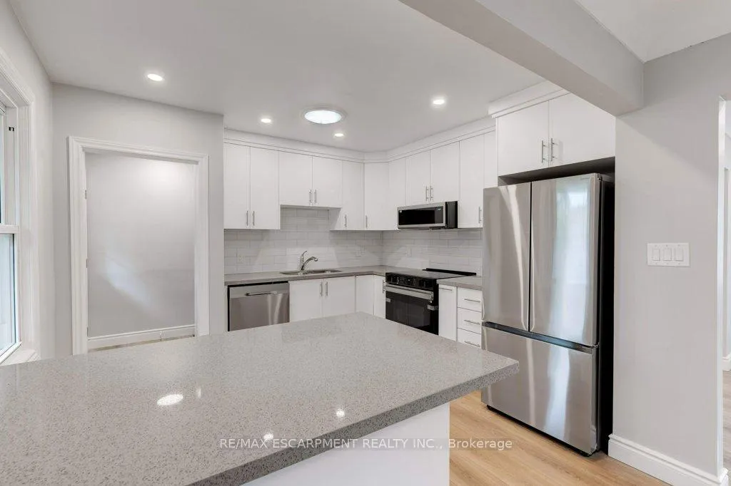 Photo 11 of 4290 Crescent Avenue, Lincoln, Beamsville — HOMEH