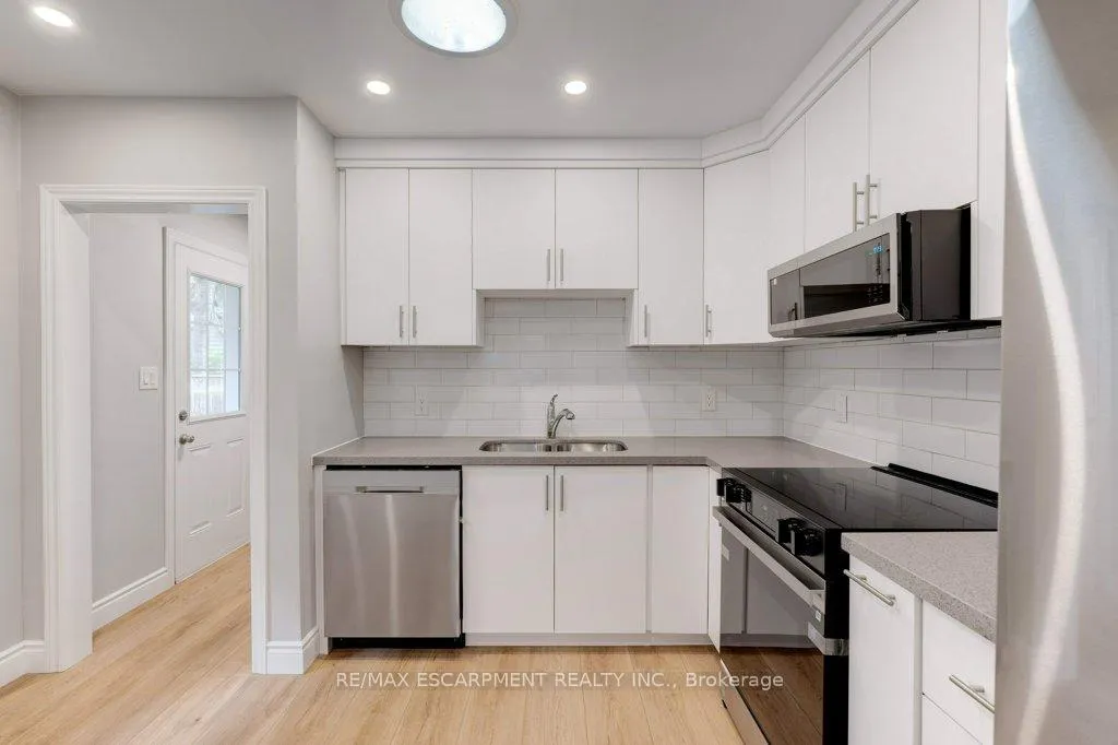 Photo 12 of 4290 Crescent Avenue, Lincoln, Beamsville — HOMEH