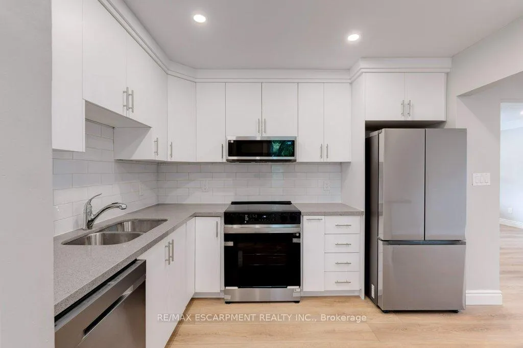 Photo 13 of 4290 Crescent Avenue, Lincoln, Beamsville — HOMEH