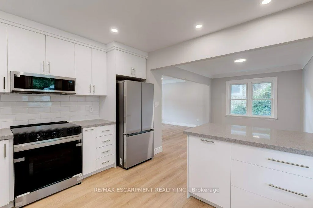 Photo 14 of 4290 Crescent Avenue, Lincoln, Beamsville — HOMEH