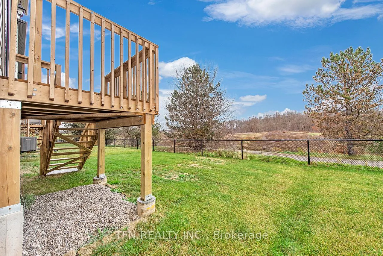 Photo 6 of 93 Lilac Circle, Haldimand — HOMEH