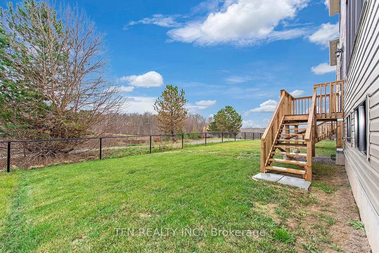 Photo 7 of 93 Lilac Circle, Haldimand — HOMEH