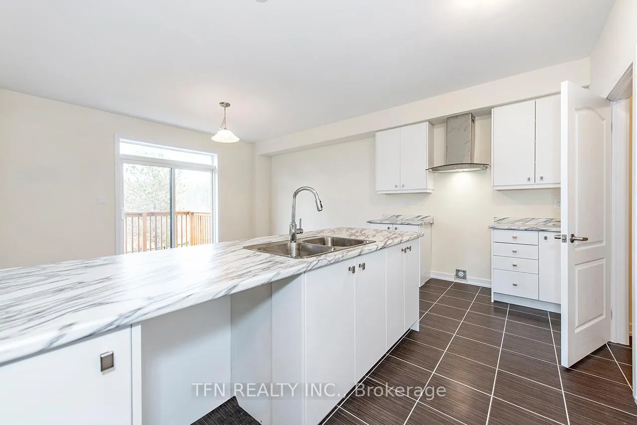 Photo 19 of 93 Lilac Circle, Haldimand — HOMEH