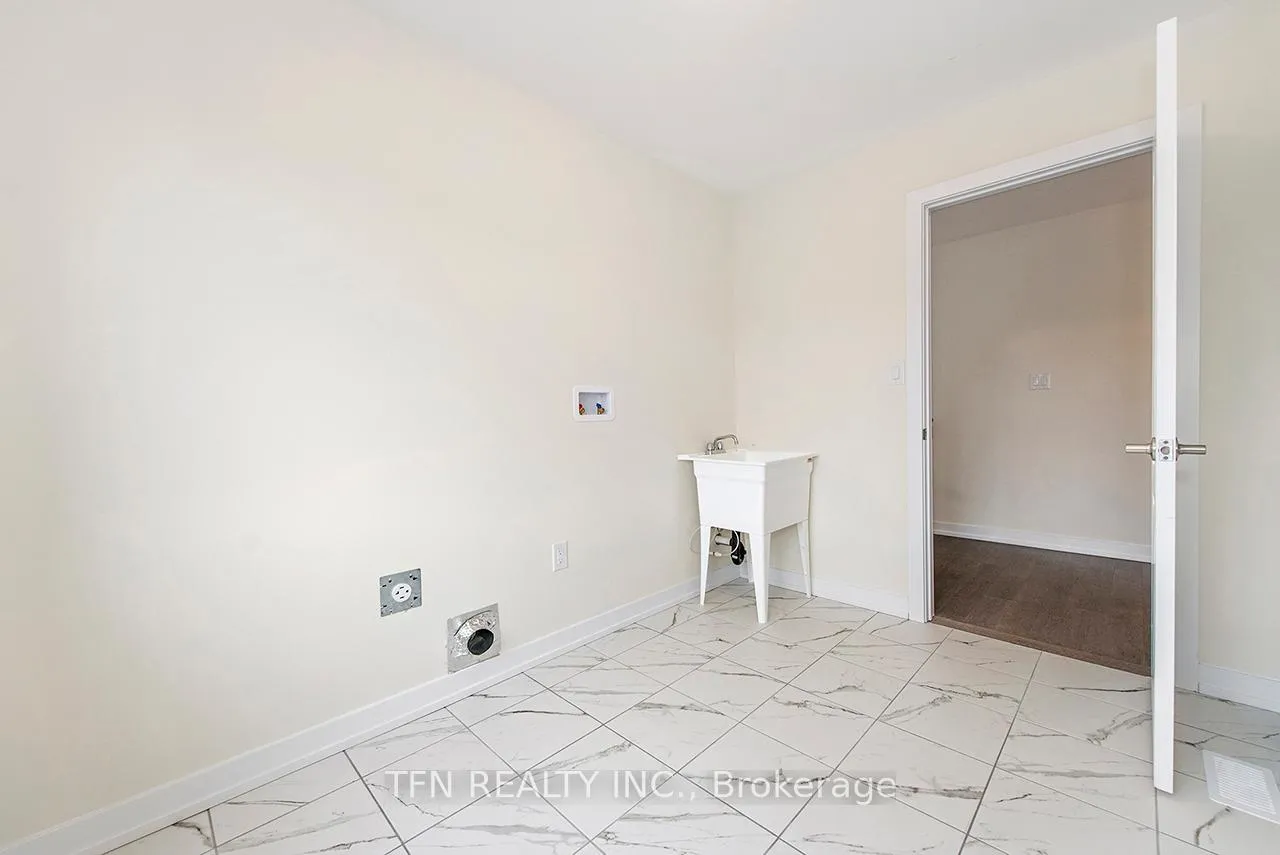 Photo 39 of 93 Lilac Circle, Haldimand — HOMEH