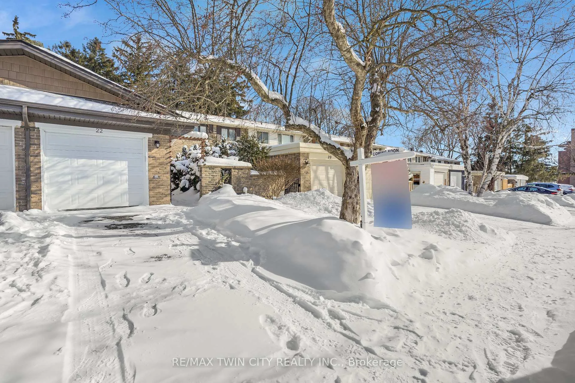Photo 2 of 22 Ralgreen Crescent, Kitchener — HOMEH