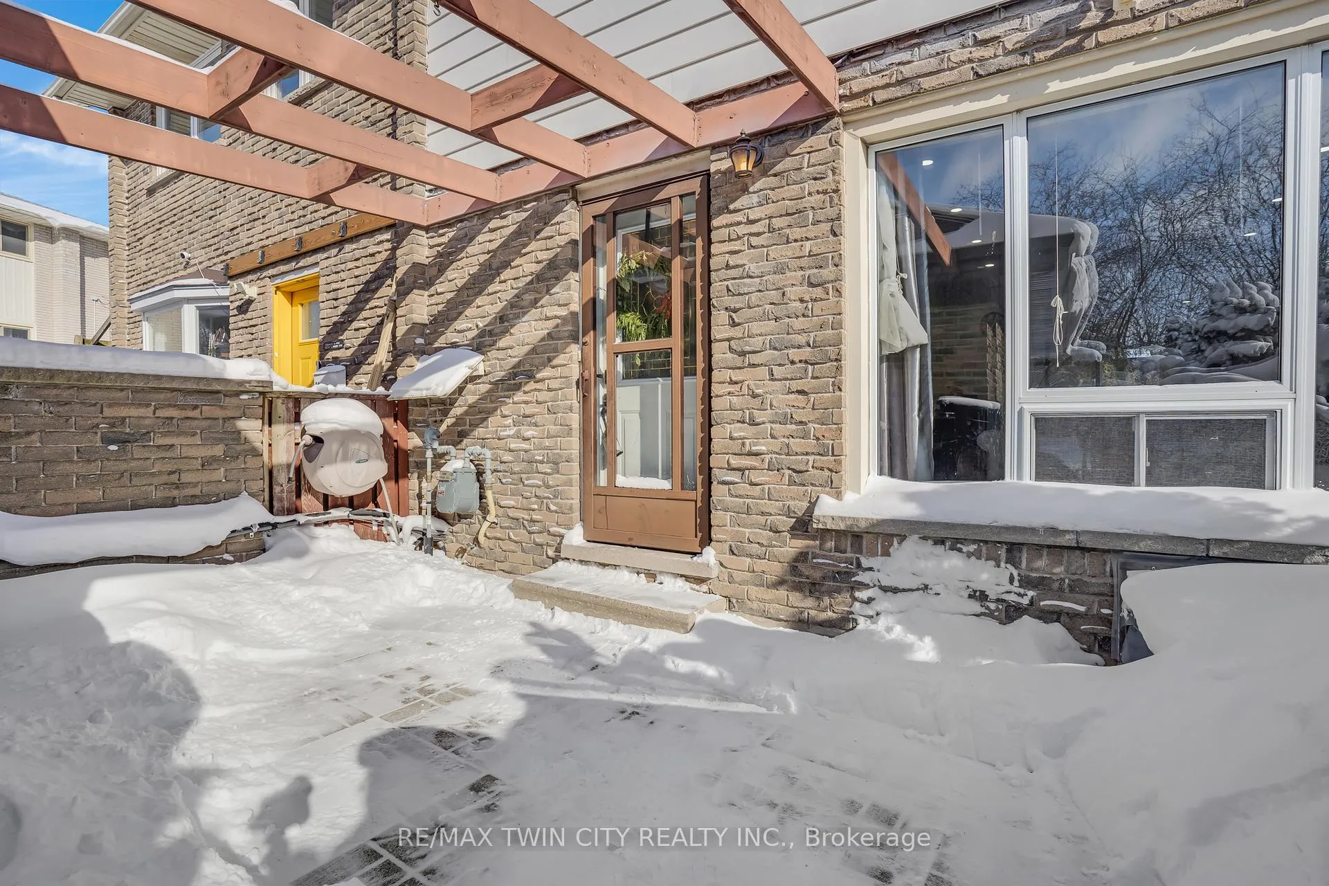Photo 4 of 22 Ralgreen Crescent, Kitchener — HOMEH