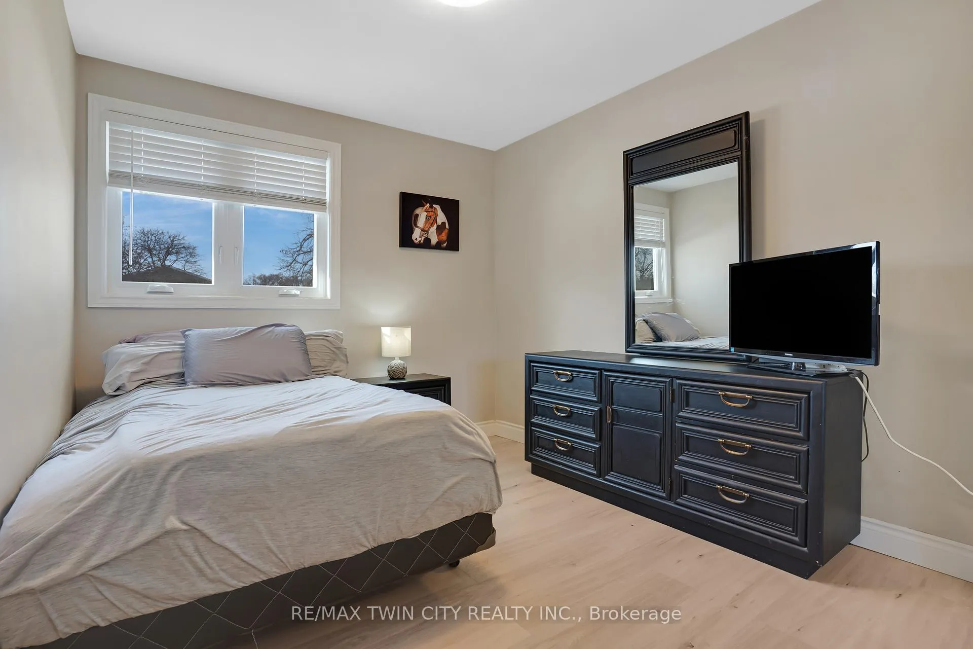 Photo 24 of 22 Ralgreen Crescent, Kitchener — HOMEH