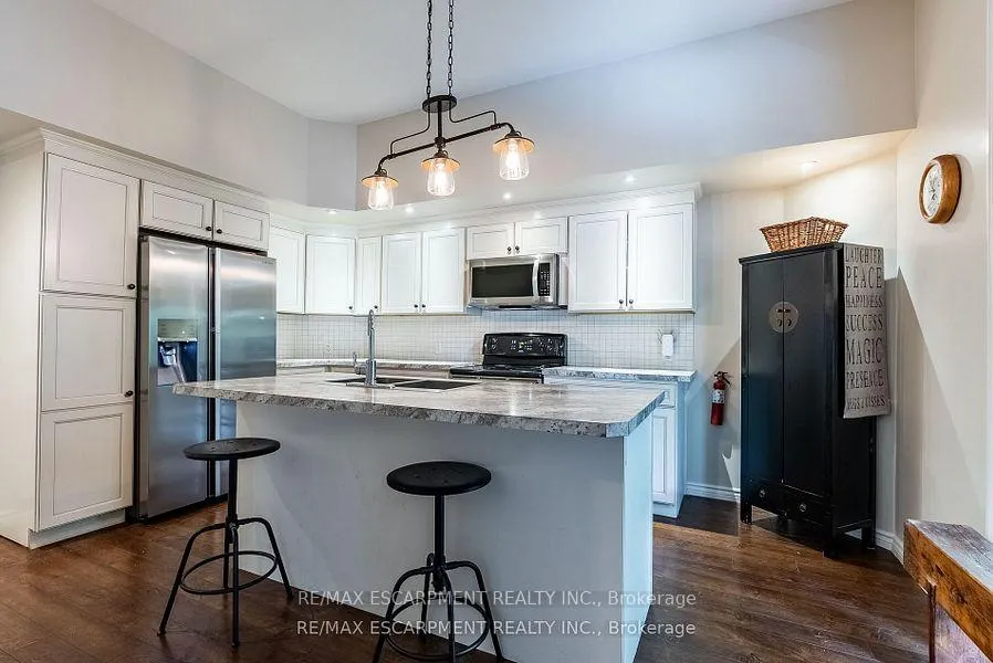 Photo 5 of 954 Beach Boulevard, Hamilton, Hamilton Beach — HOMEH