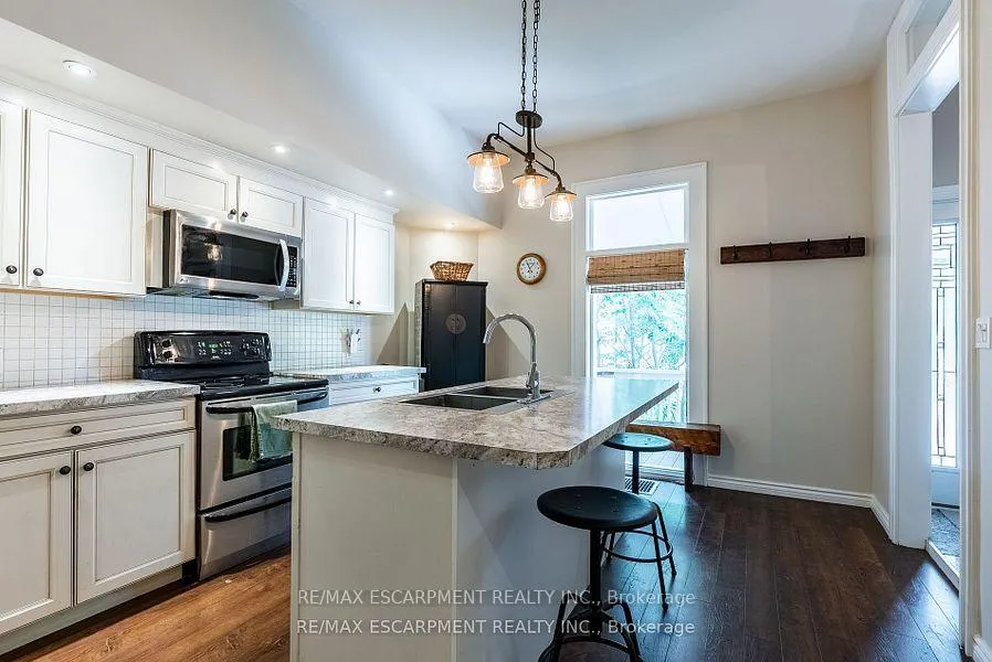 Photo 6 of 954 Beach Boulevard, Hamilton, Hamilton Beach — HOMEH