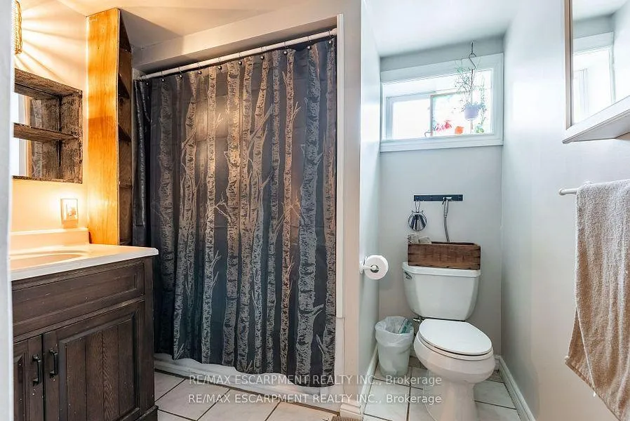 Photo 11 of 954 Beach Boulevard, Hamilton, Hamilton Beach — HOMEH