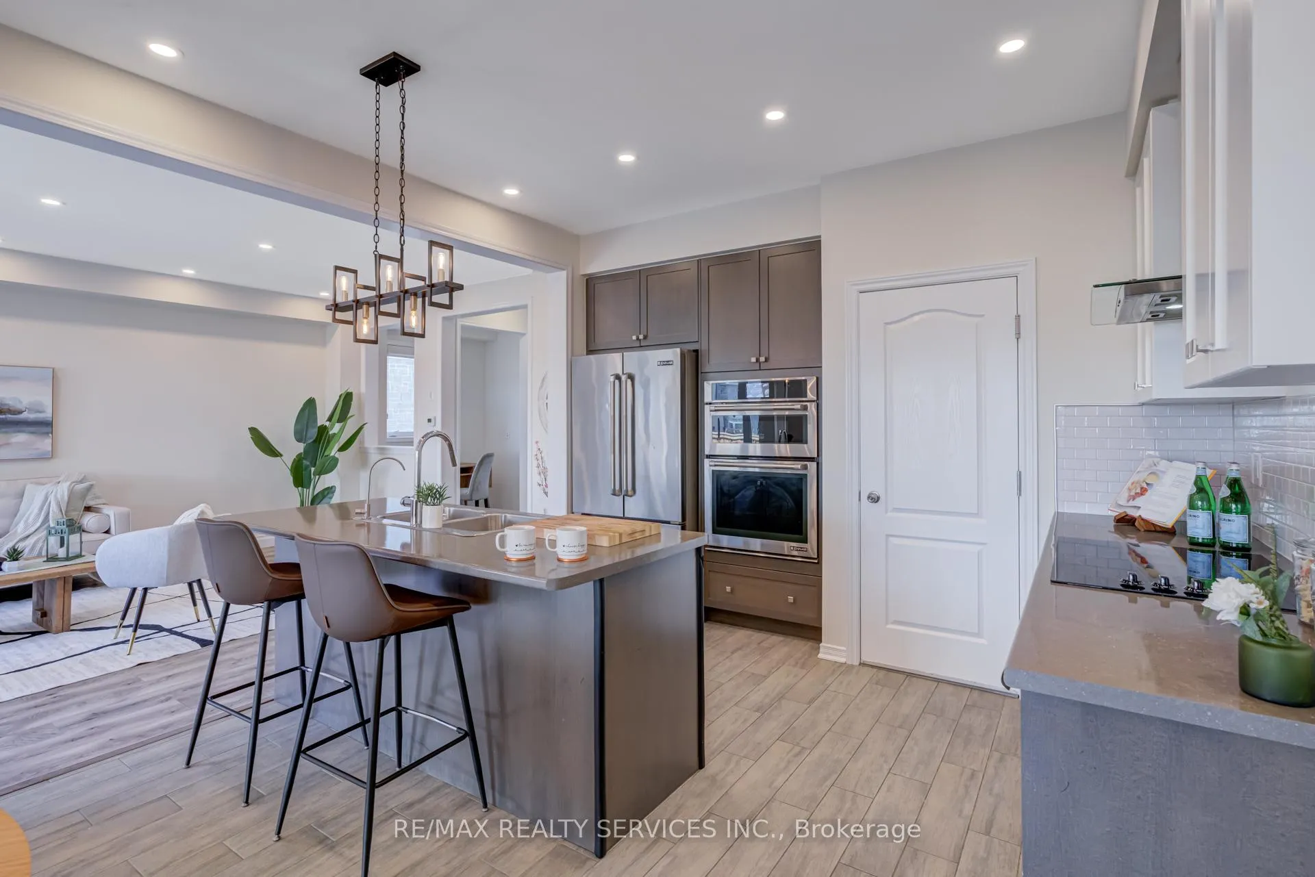 Photo 10 of 41 Evergreen Lane, Haldimand — HOMEH