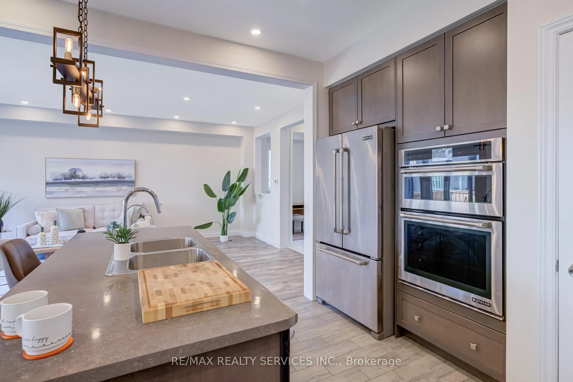 Photo 11 of 41 Evergreen Lane, Haldimand — HOMEH