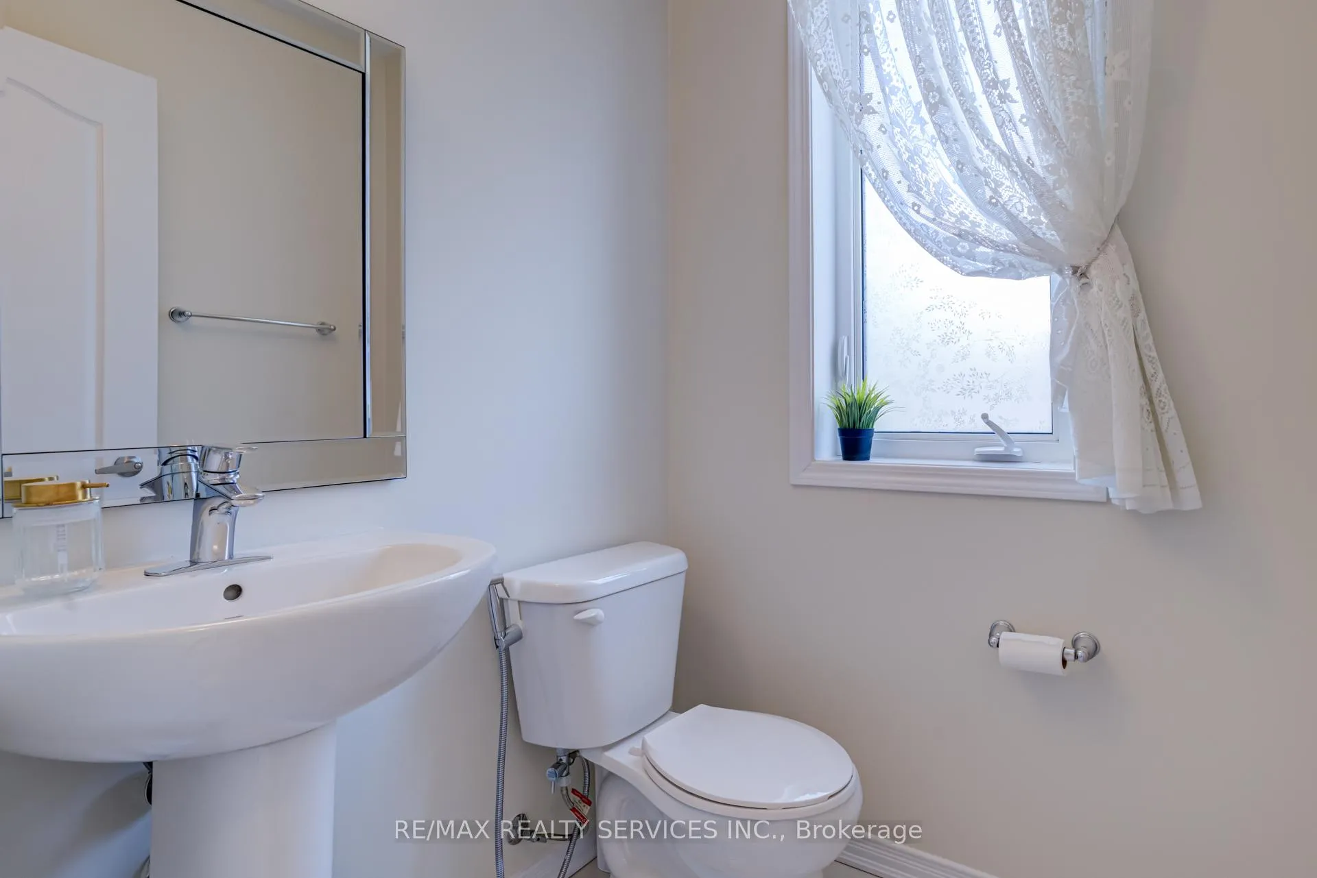 Photo 16 of 41 Evergreen Lane, Haldimand — HOMEH