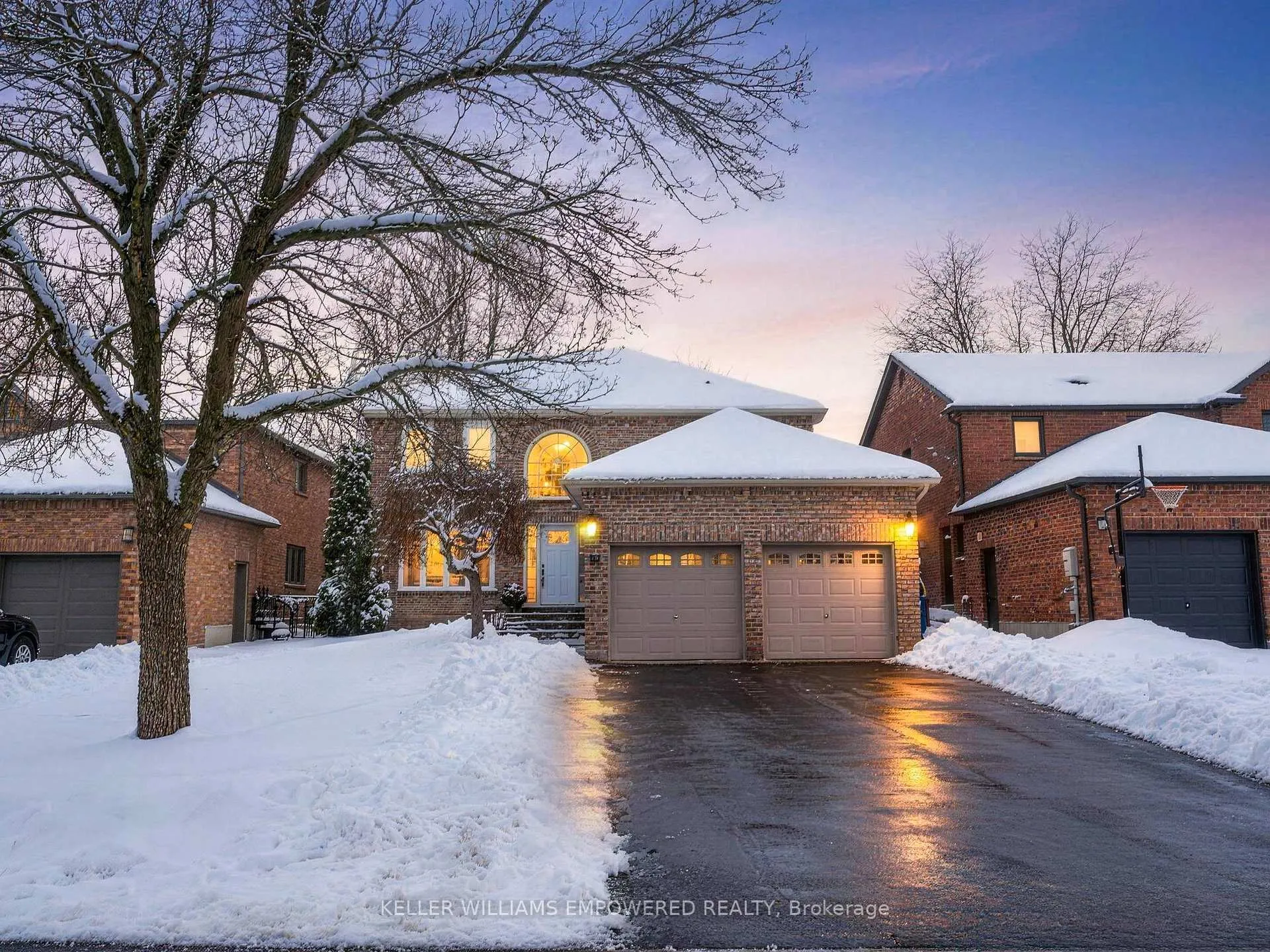Photo 1 of 61 Gilbank Drive, Aurora, Aurora Heights — HOMEH