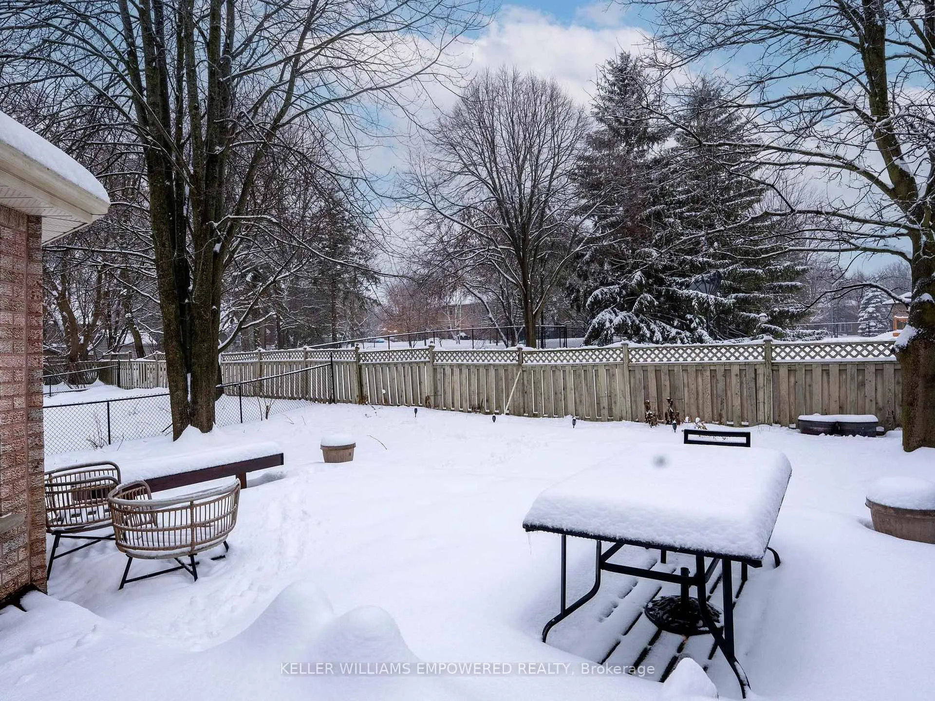 Photo 7 of 61 Gilbank Drive, Aurora, Aurora Heights — HOMEH