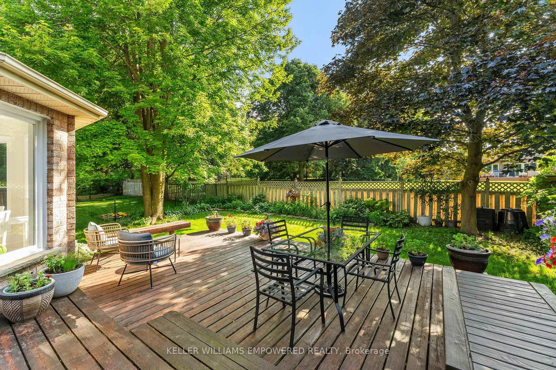 Photo 10 of 61 Gilbank Drive, Aurora, Aurora Heights — HOMEH