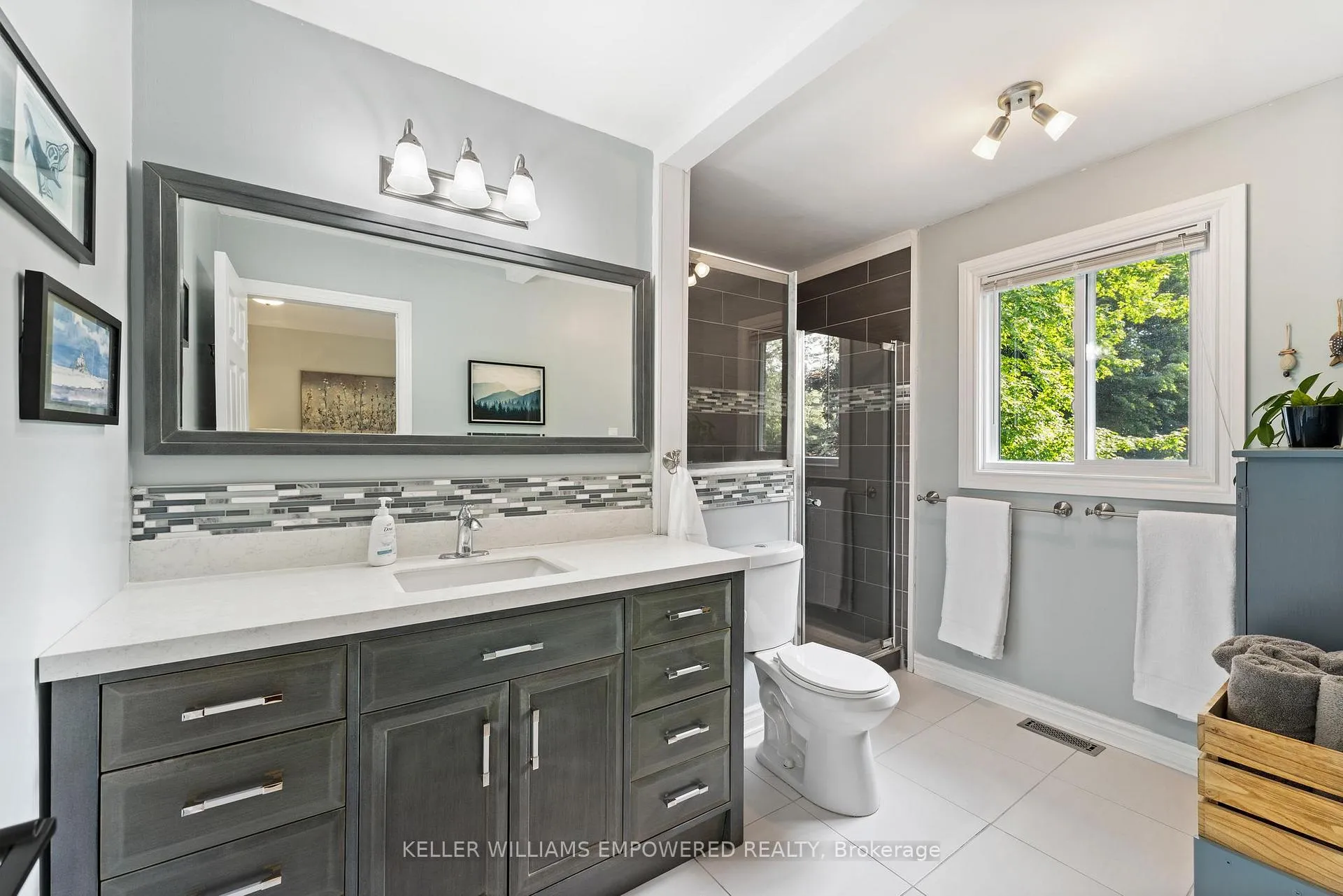 Photo 25 of 61 Gilbank Drive, Aurora, Aurora Heights — HOMEH