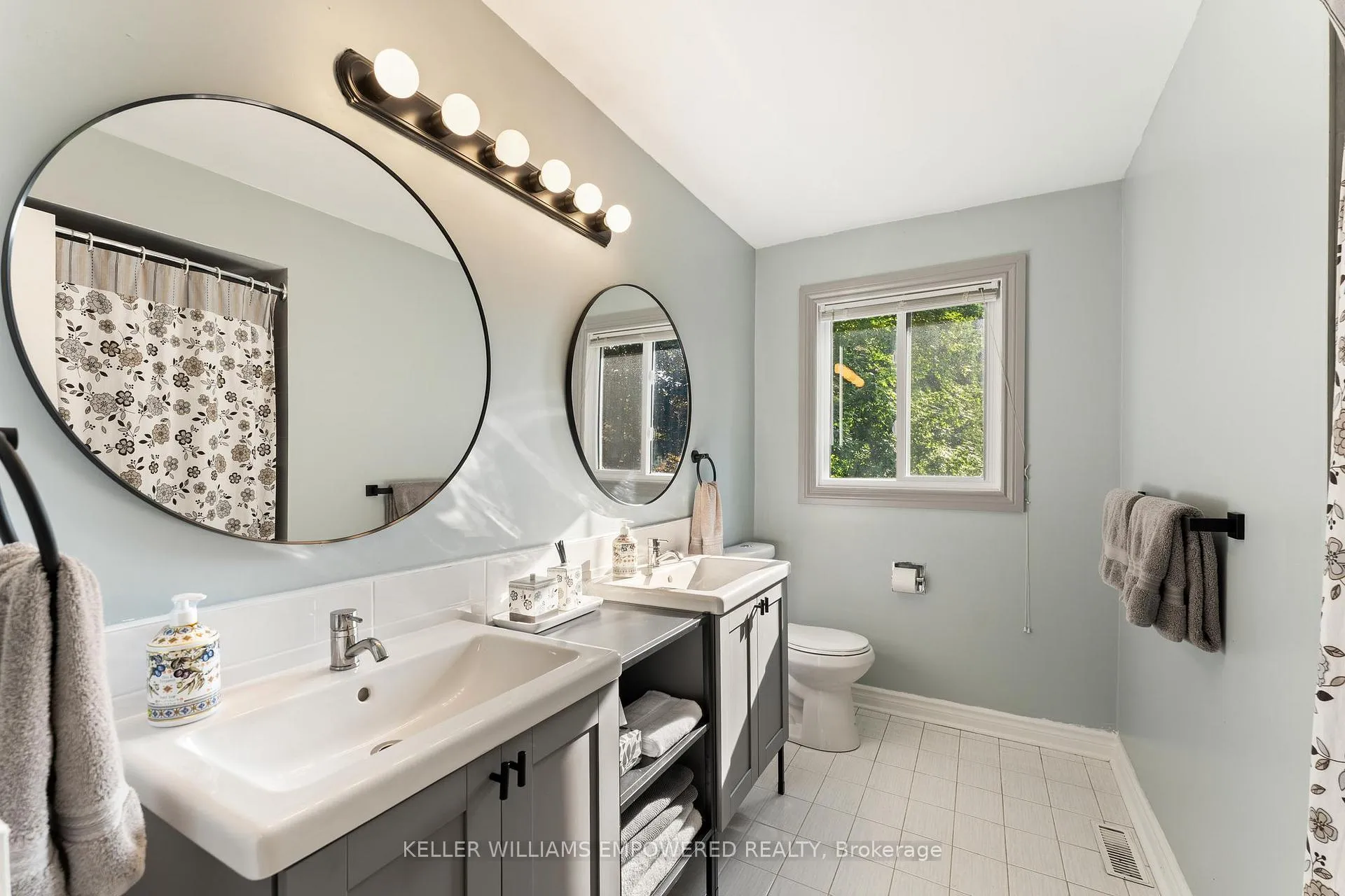 Photo 29 of 61 Gilbank Drive, Aurora, Aurora Heights — HOMEH