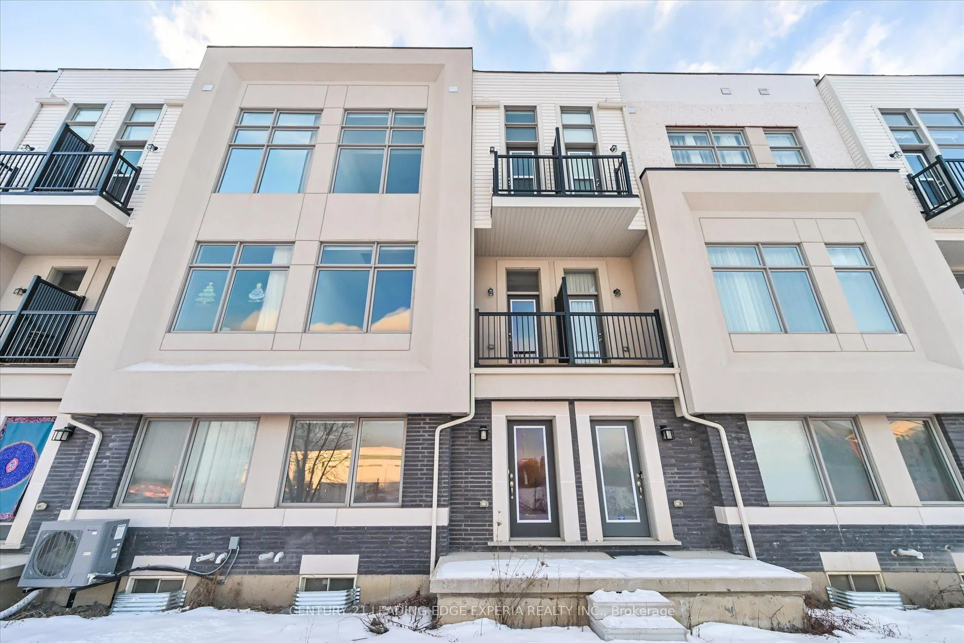 Photo 1 of 37 Alan Francis Lane, Markham, Cachet — HOMEH