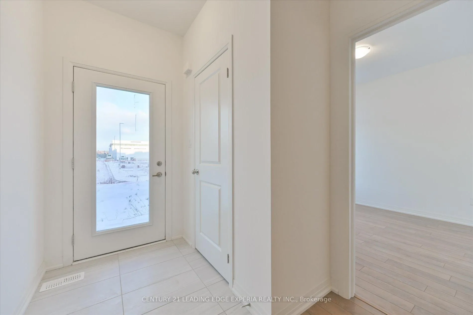 Photo 3 of 37 Alan Francis Lane, Markham, Cachet — HOMEH