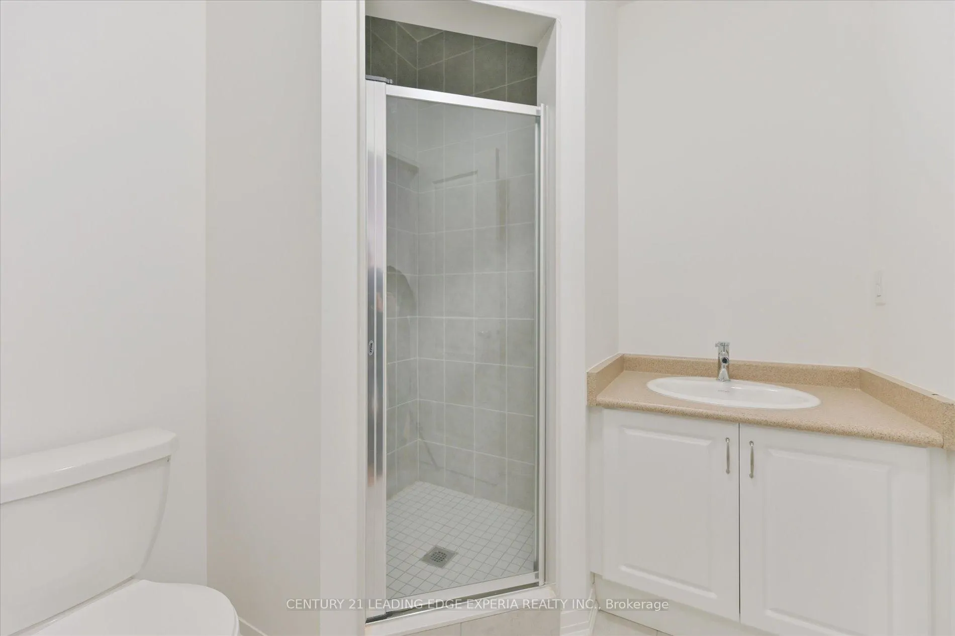 Photo 5 of 37 Alan Francis Lane, Markham, Cachet — HOMEH
