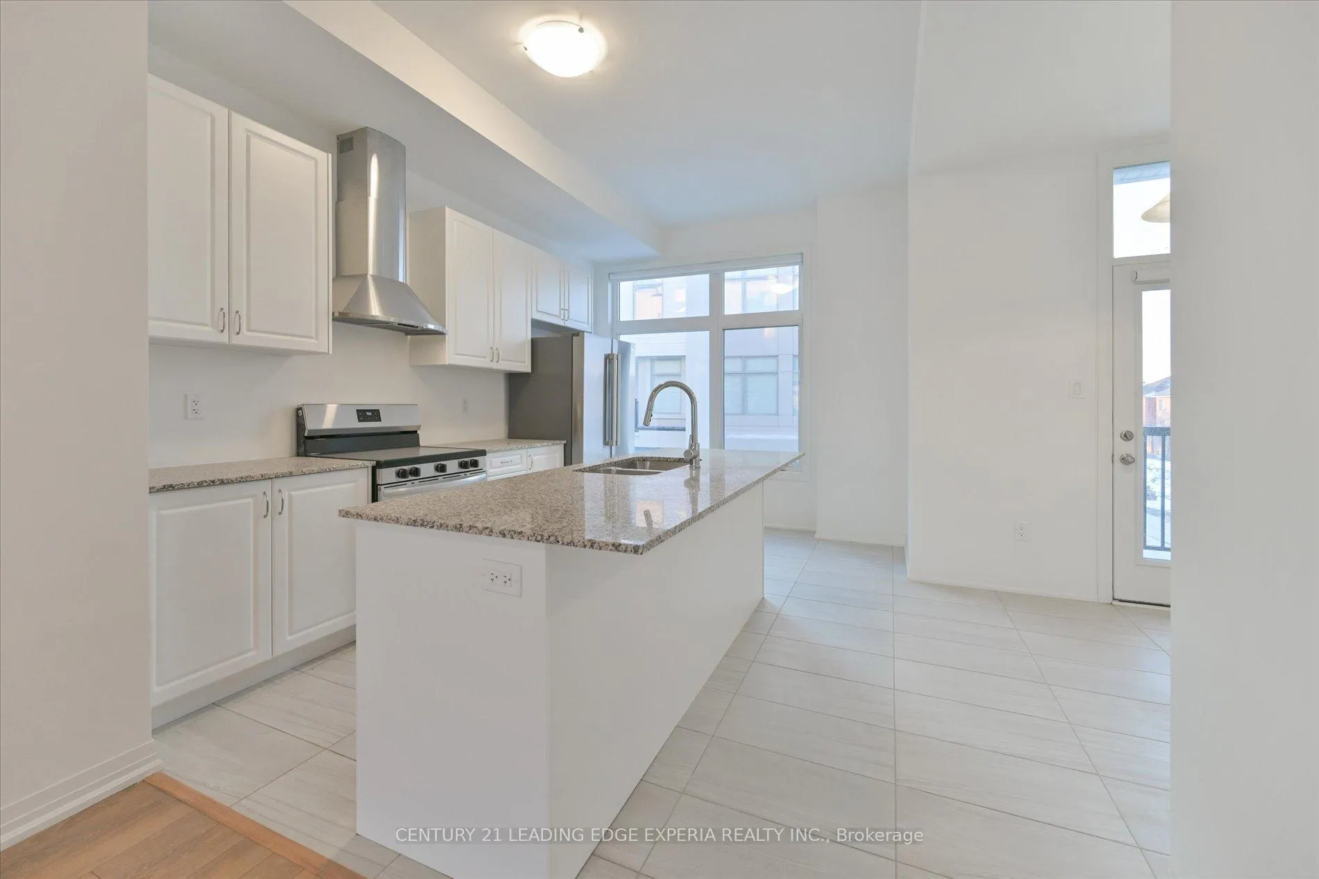 Photo 13 of 37 Alan Francis Lane, Markham, Cachet — HOMEH