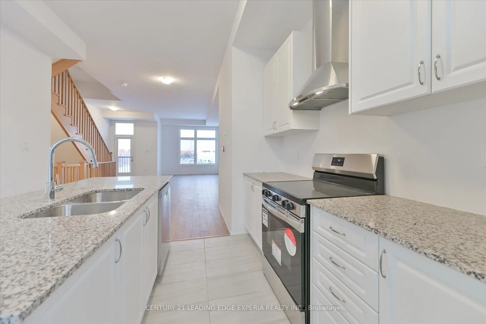 Photo 15 of 37 Alan Francis Lane, Markham, Cachet — HOMEH