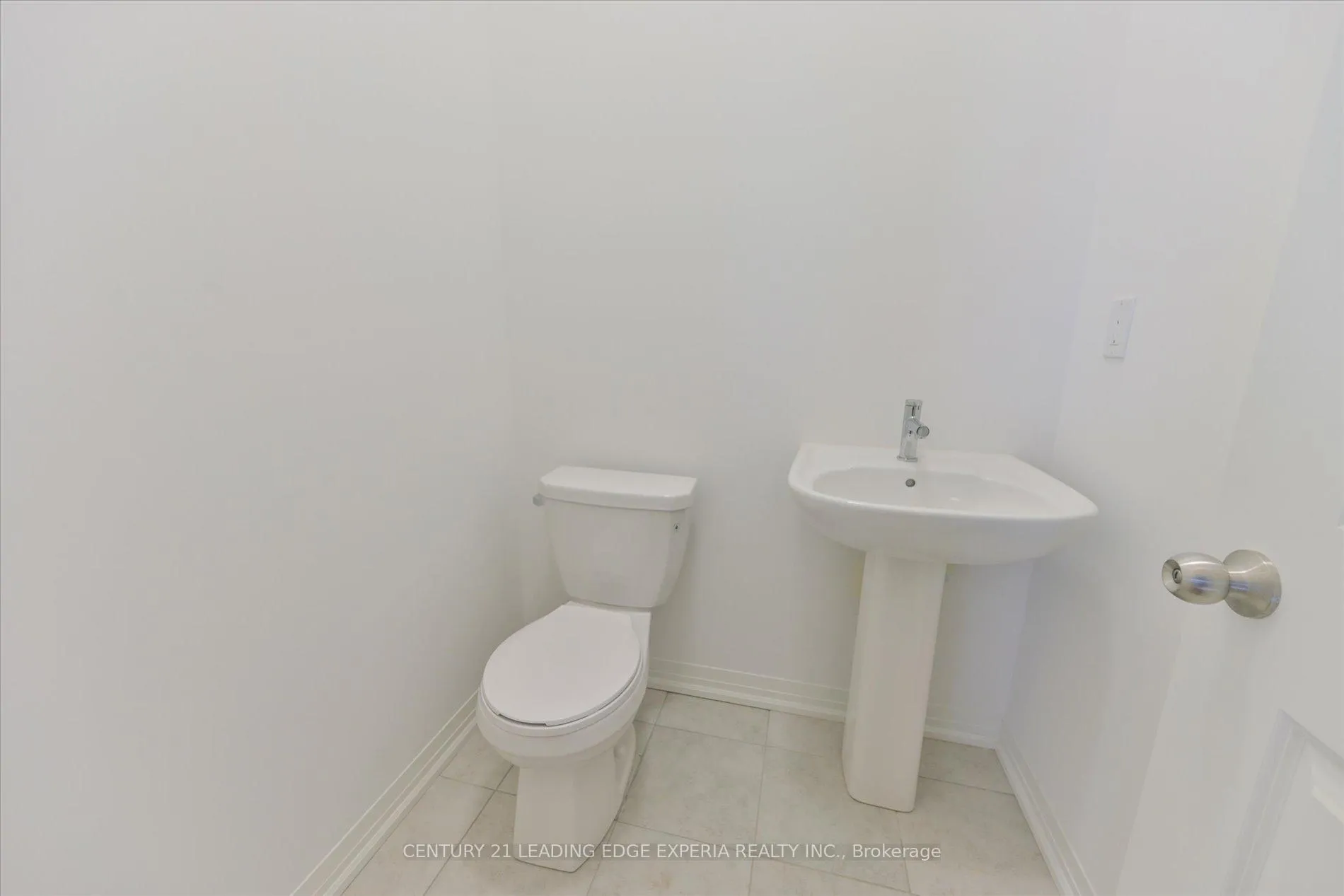 Photo 18 of 37 Alan Francis Lane, Markham, Cachet — HOMEH