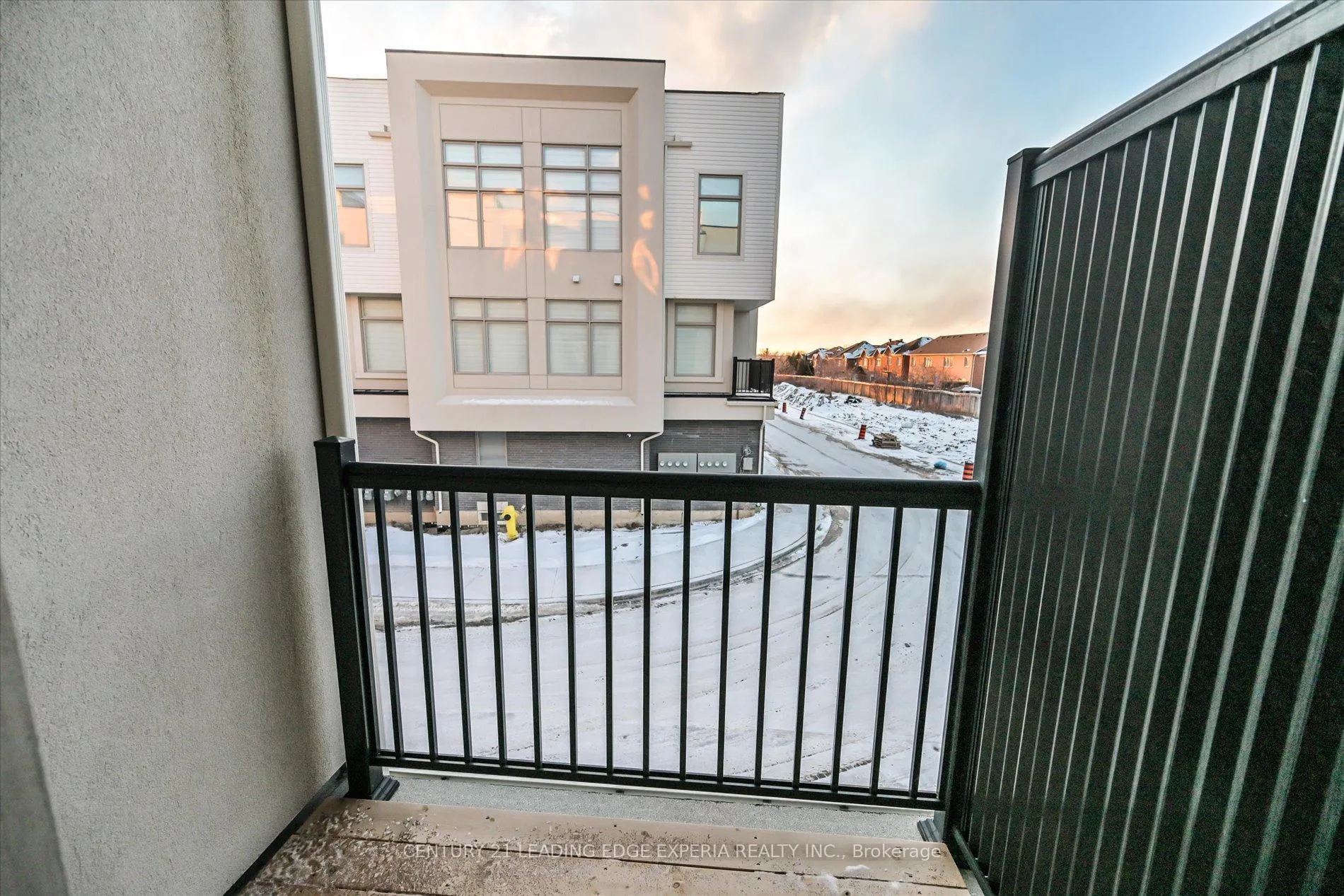 Photo 19 of 37 Alan Francis Lane, Markham, Cachet — HOMEH
