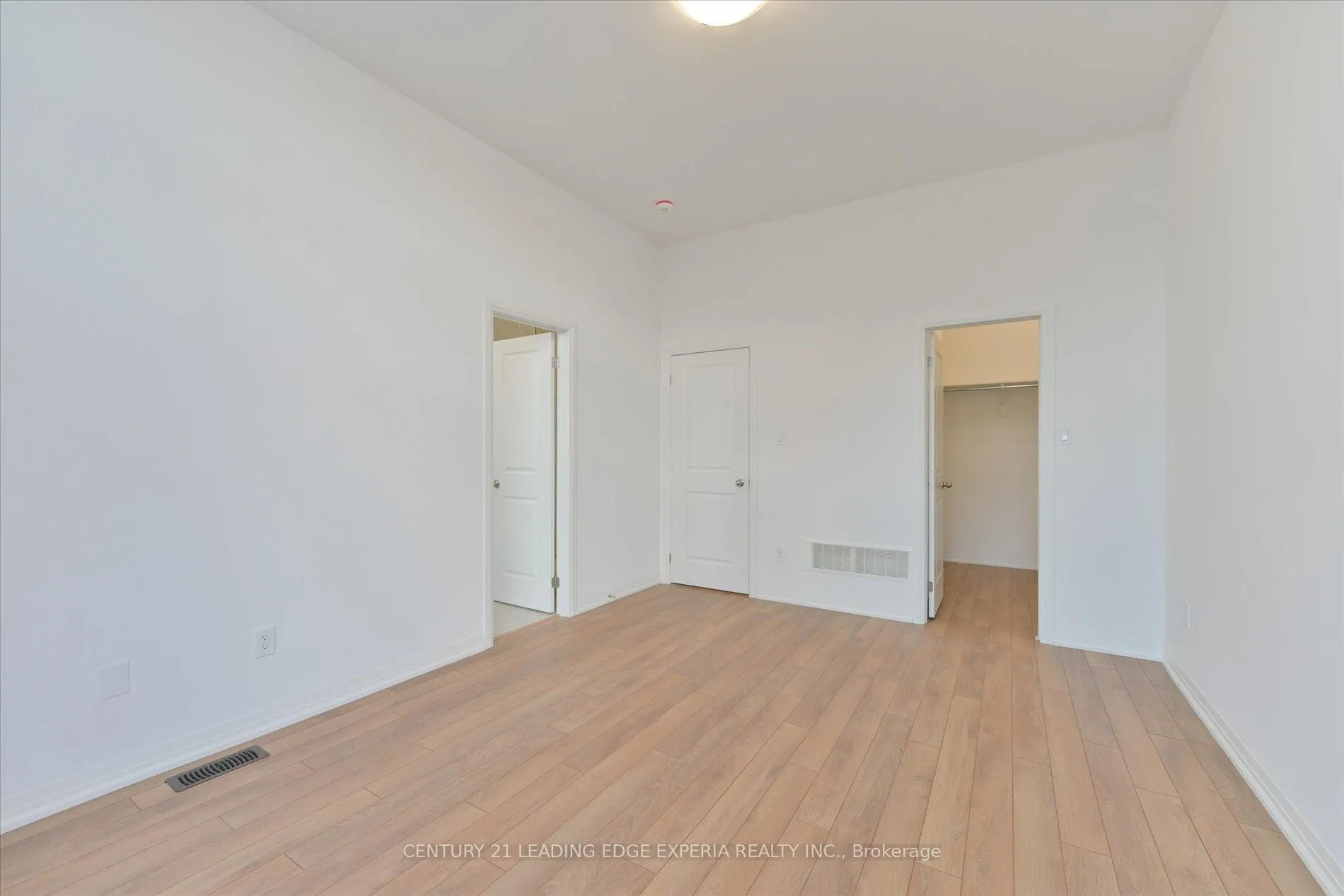 Photo 23 of 37 Alan Francis Lane, Markham, Cachet — HOMEH