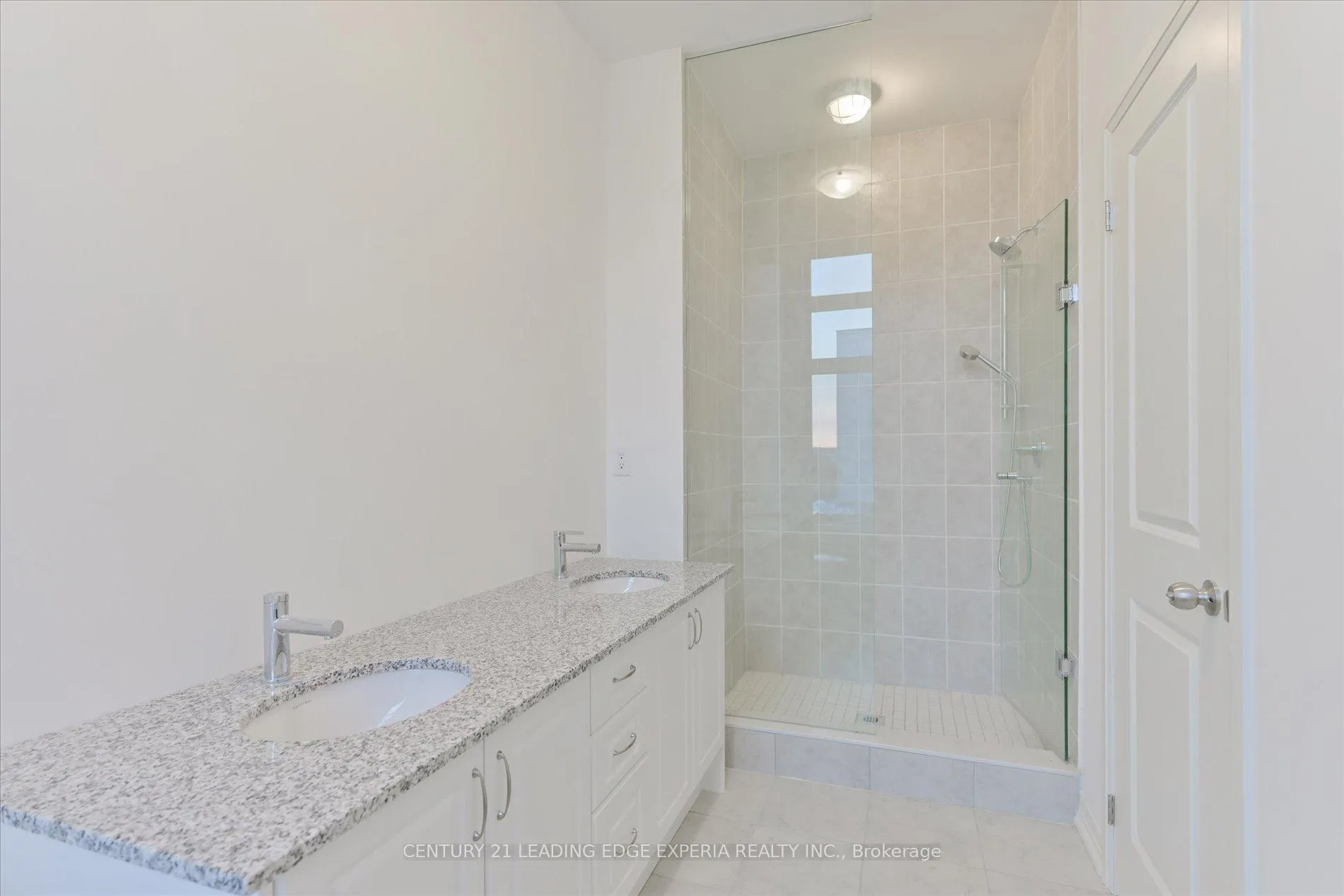 Photo 25 of 37 Alan Francis Lane, Markham, Cachet — HOMEH