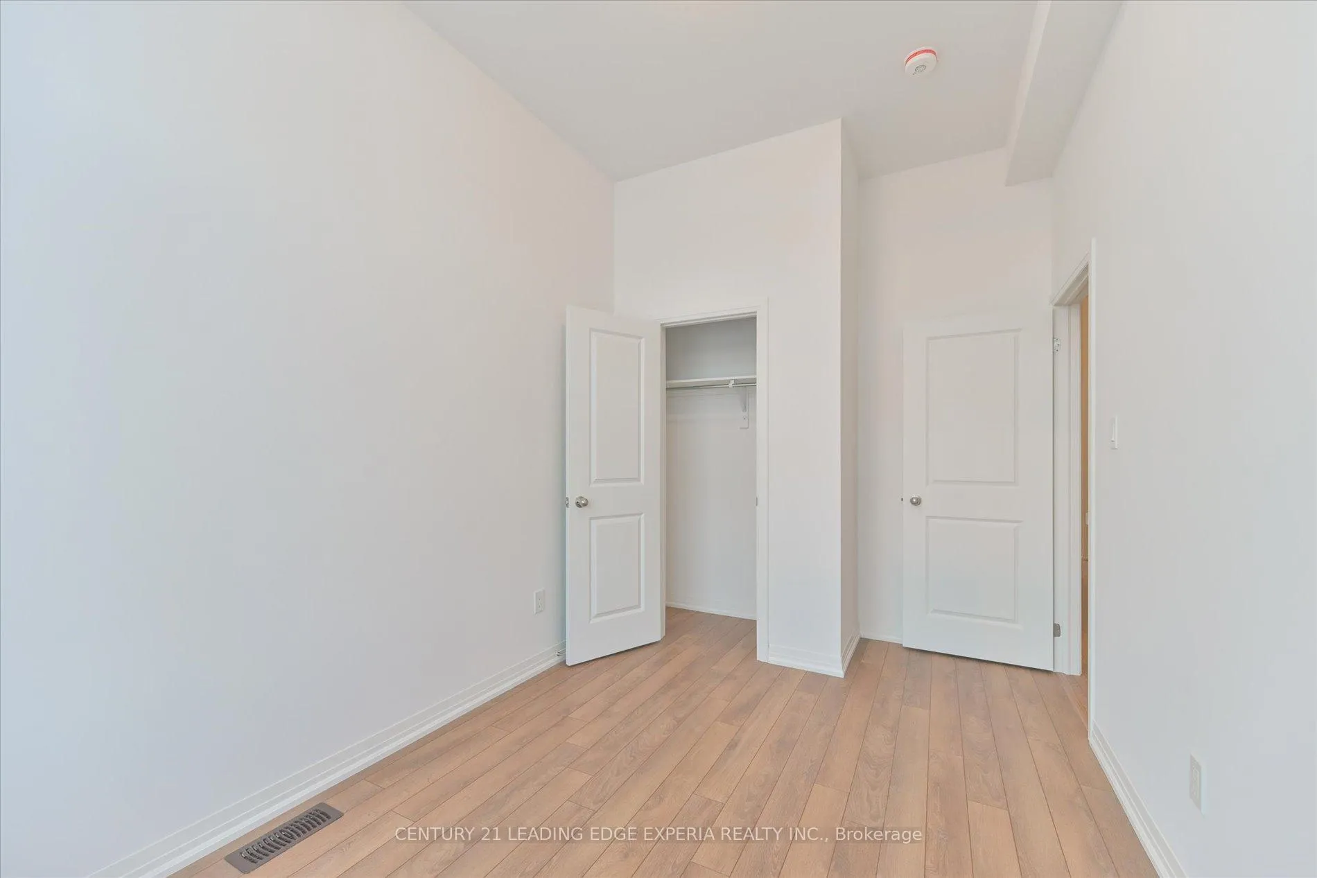 Photo 28 of 37 Alan Francis Lane, Markham, Cachet — HOMEH