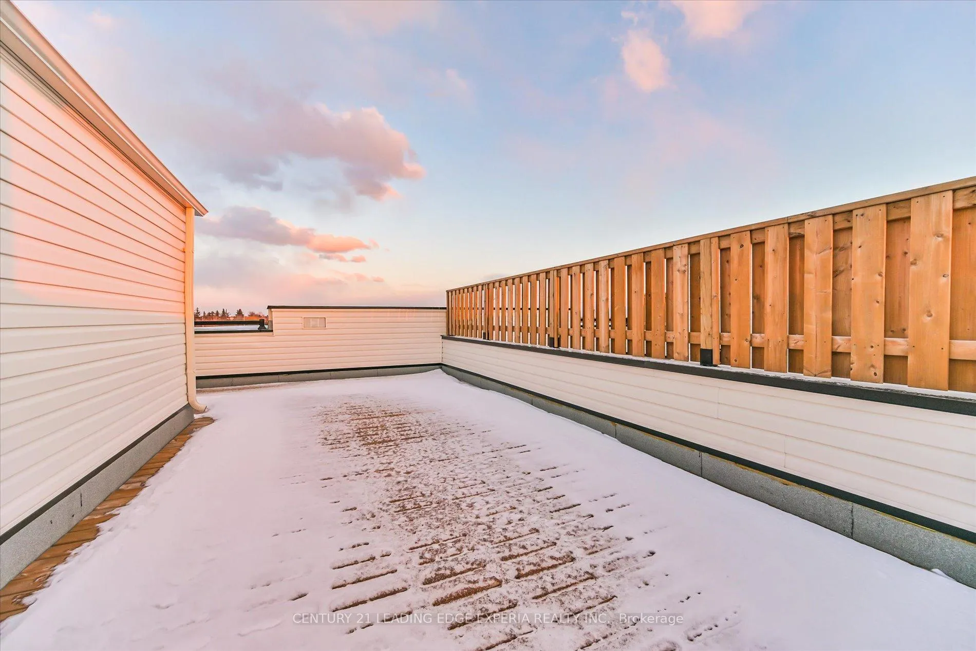 Photo 35 of 37 Alan Francis Lane, Markham, Cachet — HOMEH