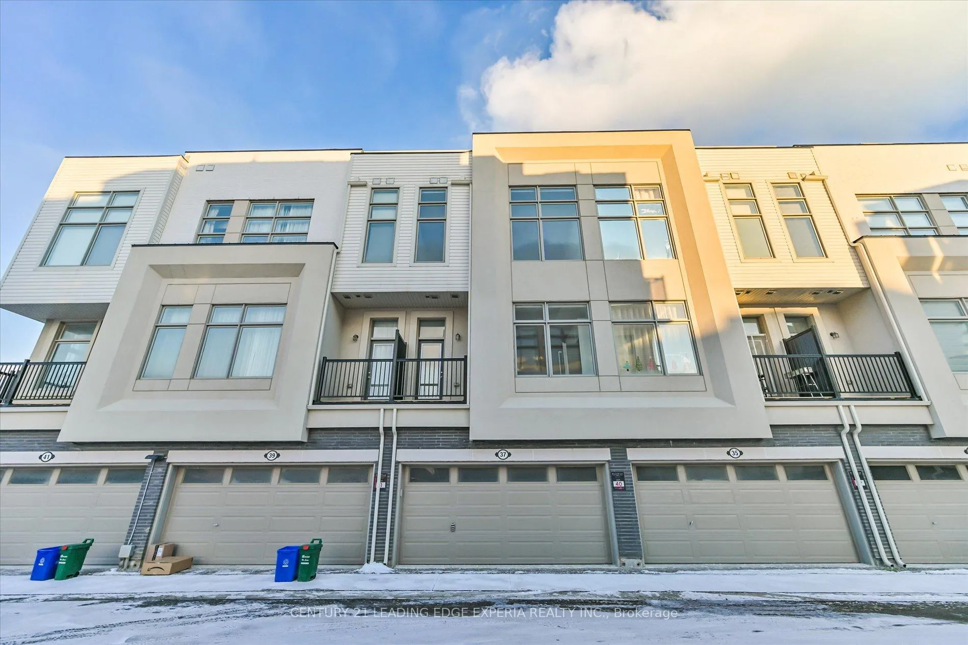 Photo 37 of 37 Alan Francis Lane, Markham, Cachet — HOMEH