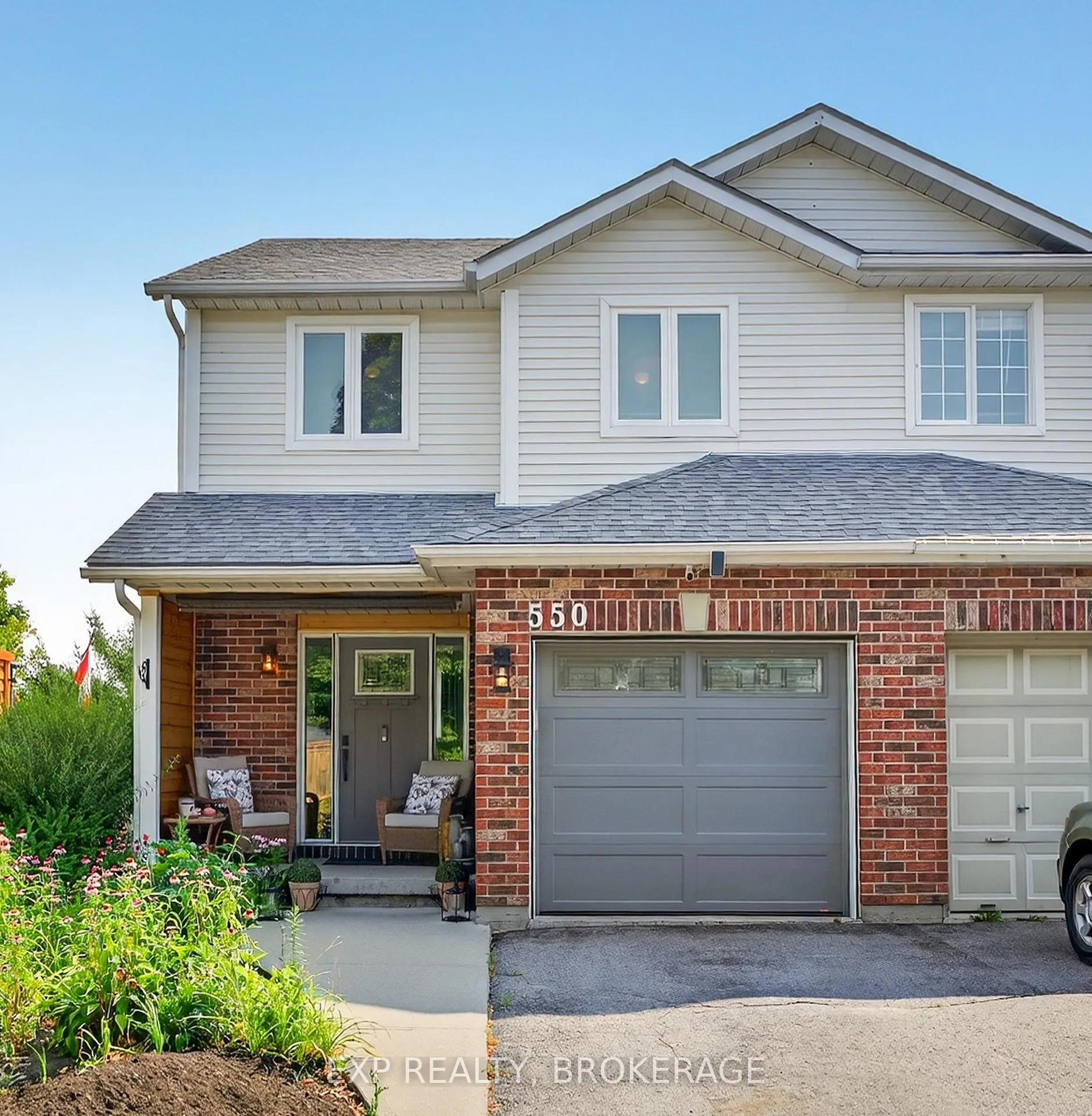 Photo 1 of 550 Barnsley Crescent, Kingston, City Southwest — HOMEH