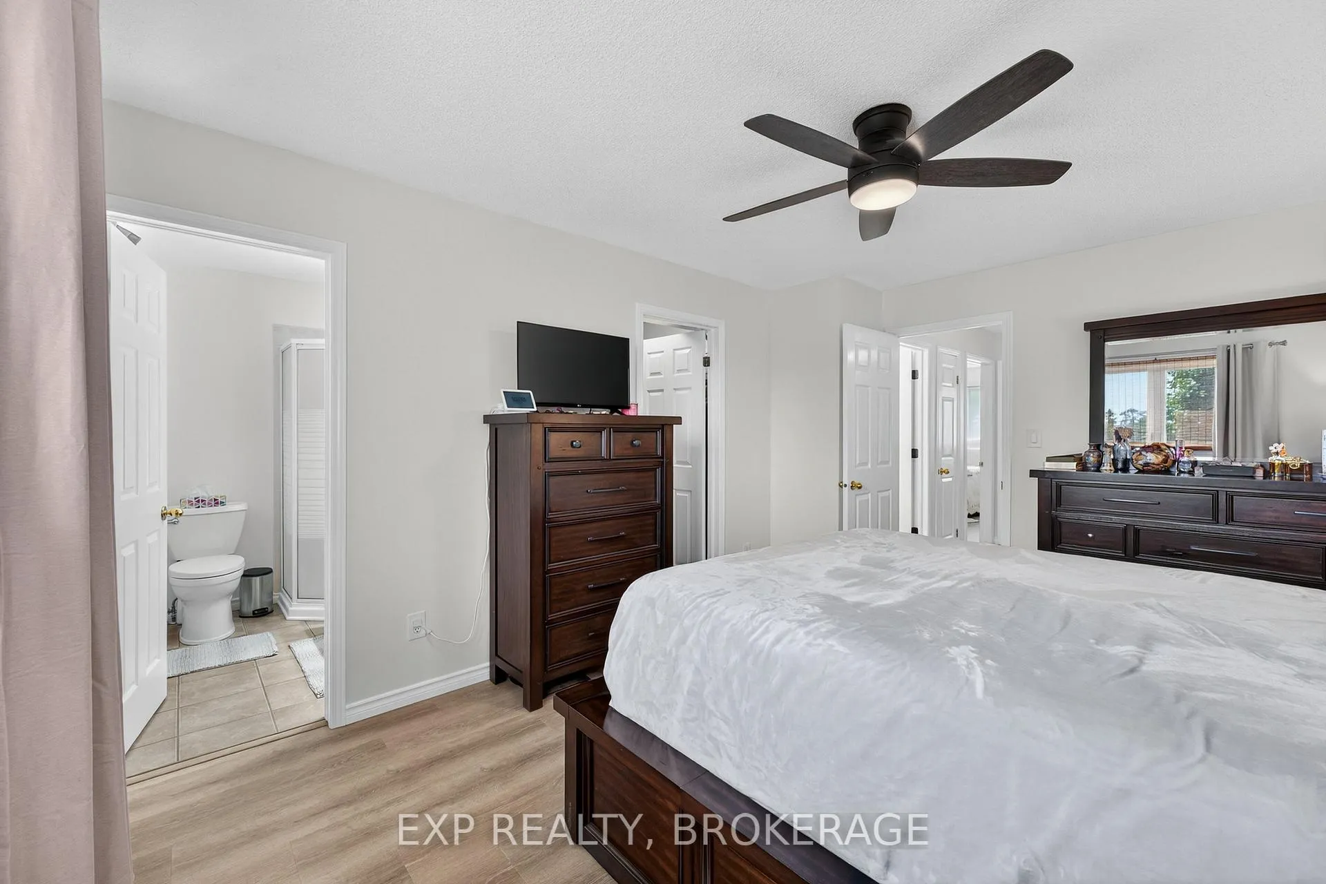 Photo 21 of 550 Barnsley Crescent, Kingston, City Southwest — HOMEH