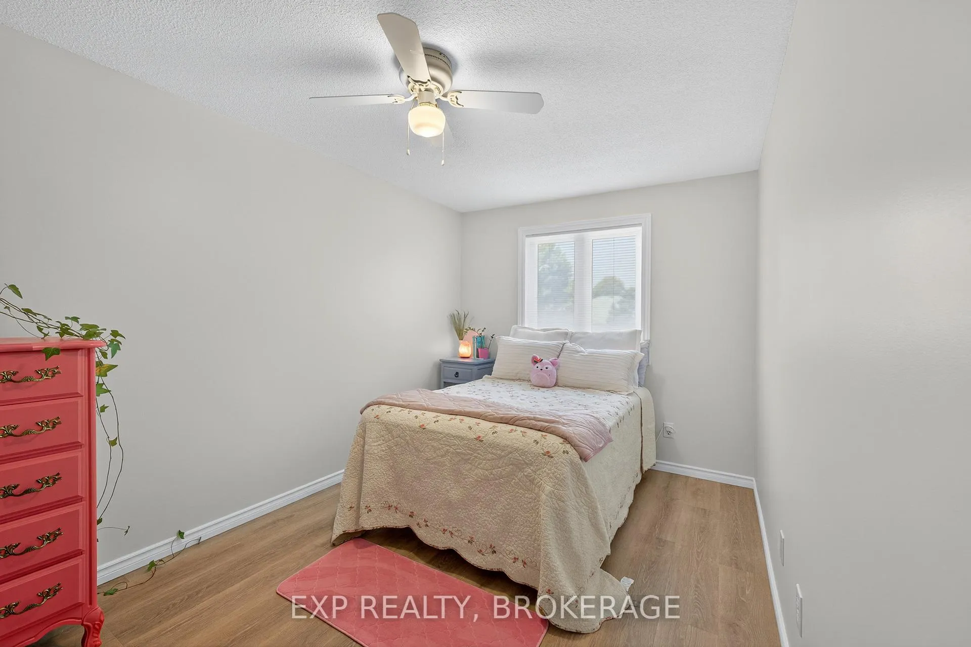 Photo 25 of 550 Barnsley Crescent, Kingston, City Southwest — HOMEH