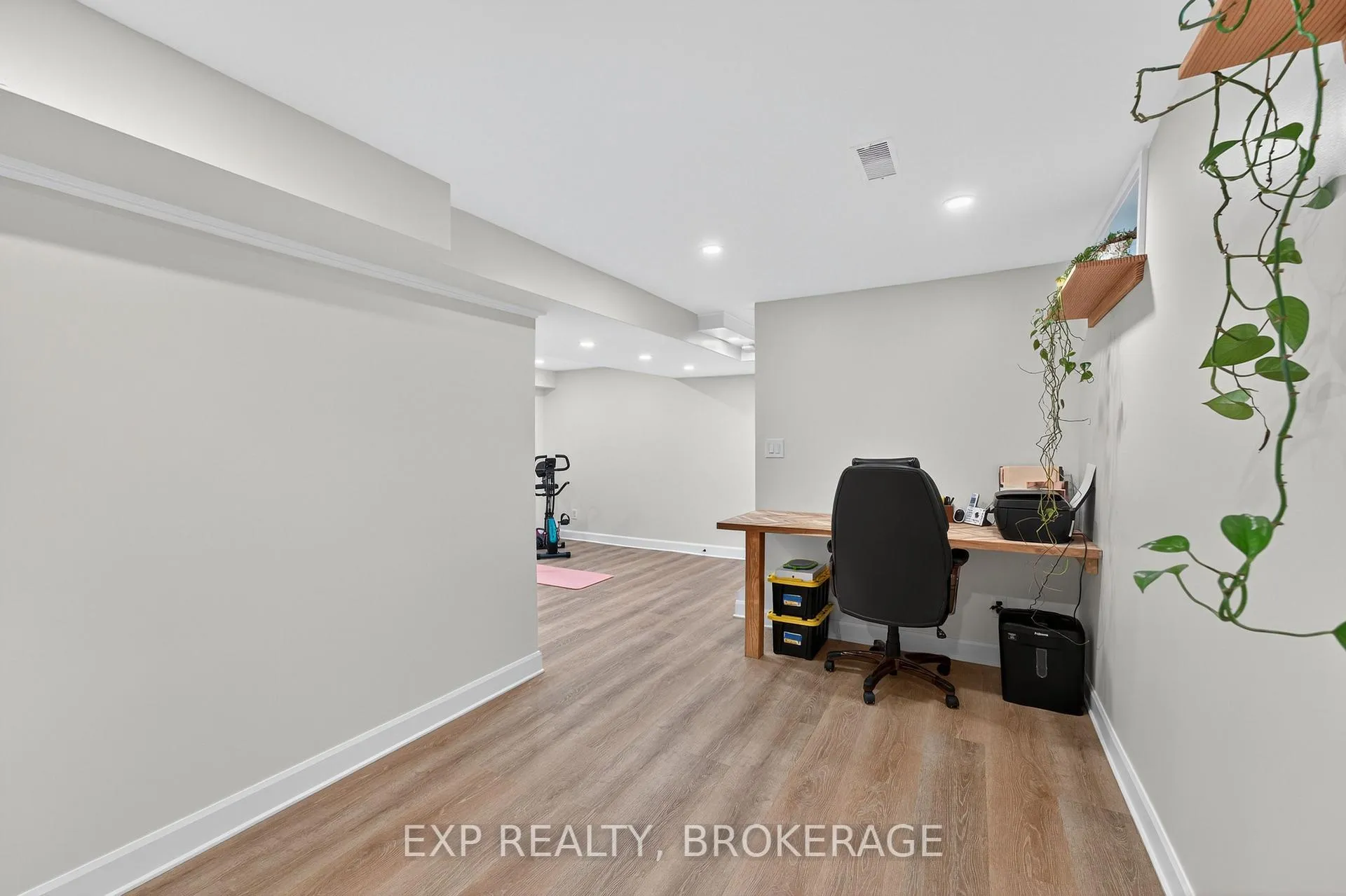 Photo 34 of 550 Barnsley Crescent, Kingston, City Southwest — HOMEH