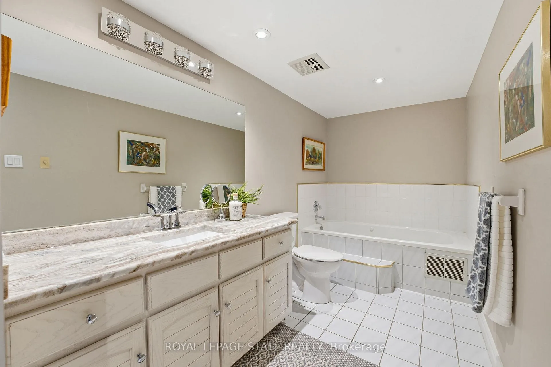 Photo 12 of Unit 5E, 67 Caroline Street S, Hamilton, Durand — HOMEH