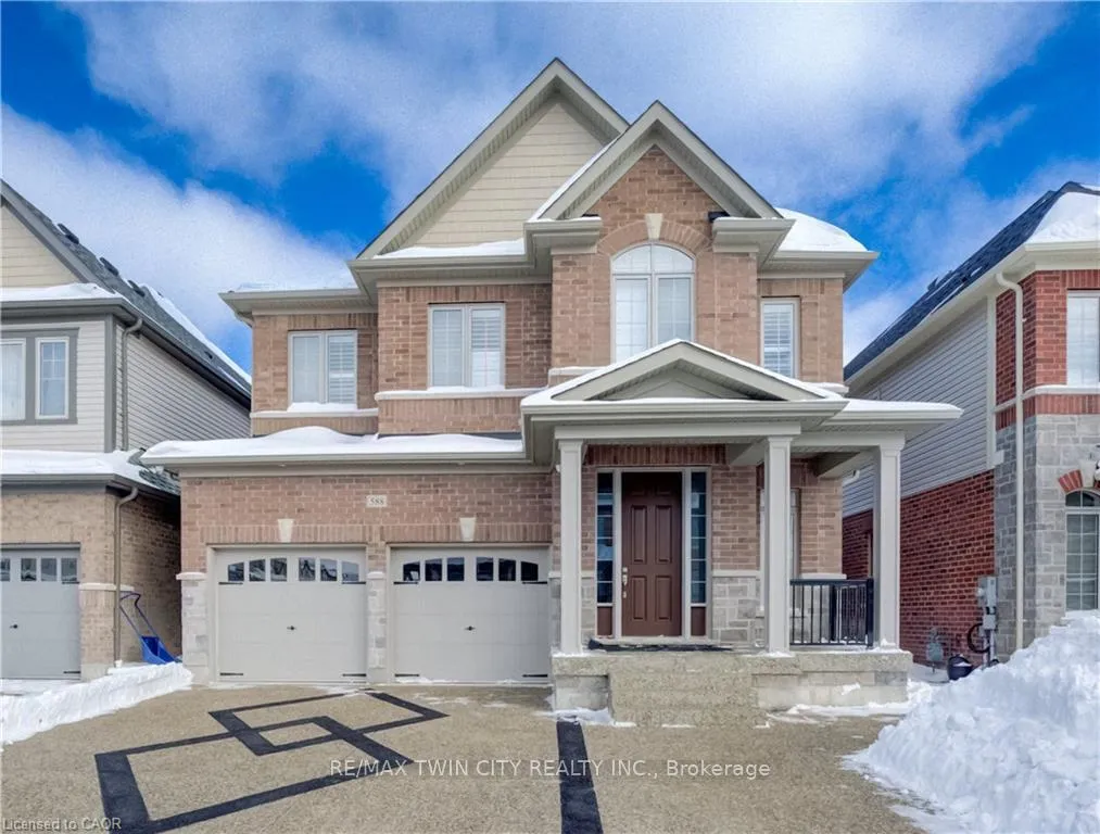 Front of 588 Beckview Crescent