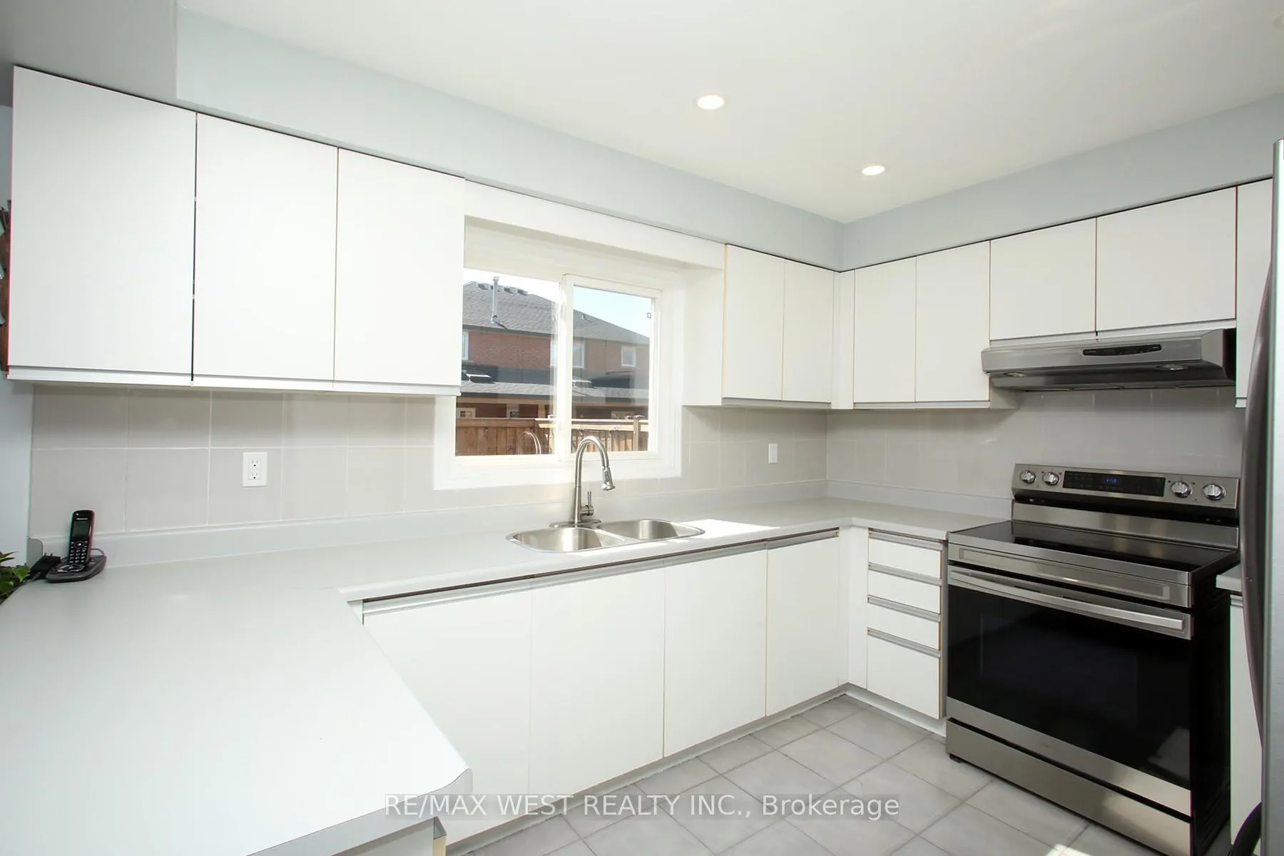 Photo 12 of 142 Father Ermanno Crescent, Vaughan, East Woodbridge — HOMEH