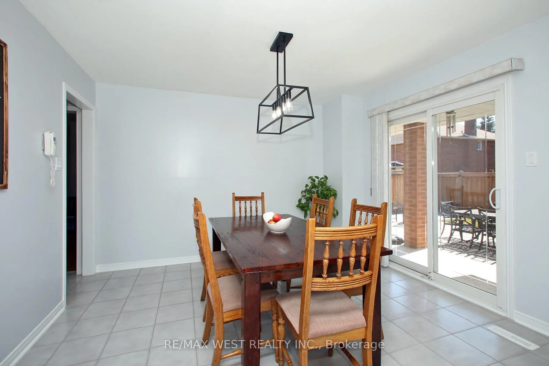 Photo 13 of 142 Father Ermanno Crescent, Vaughan, East Woodbridge — HOMEH