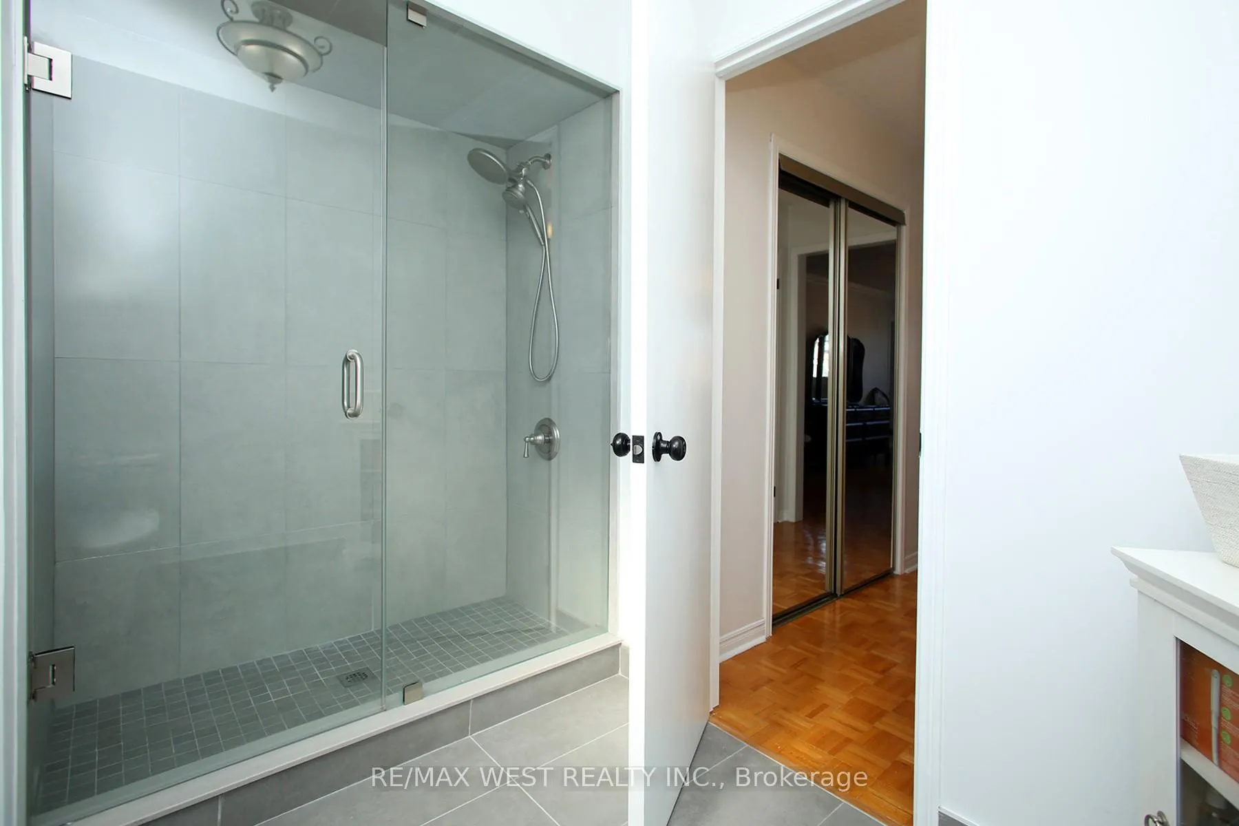 Photo 21 of 142 Father Ermanno Crescent, Vaughan, East Woodbridge — HOMEH