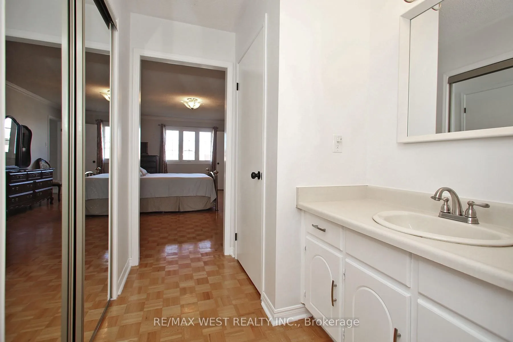 Photo 22 of 142 Father Ermanno Crescent, Vaughan, East Woodbridge — HOMEH
