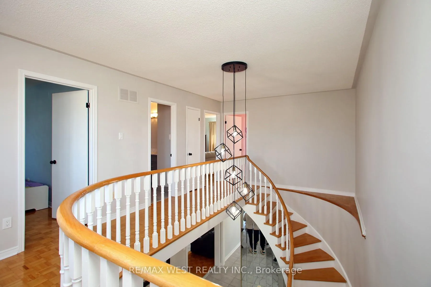 Photo 26 of 142 Father Ermanno Crescent, Vaughan, East Woodbridge — HOMEH