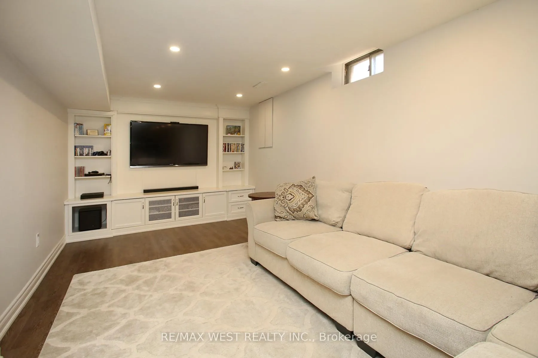Photo 35 of 142 Father Ermanno Crescent, Vaughan, East Woodbridge — HOMEH