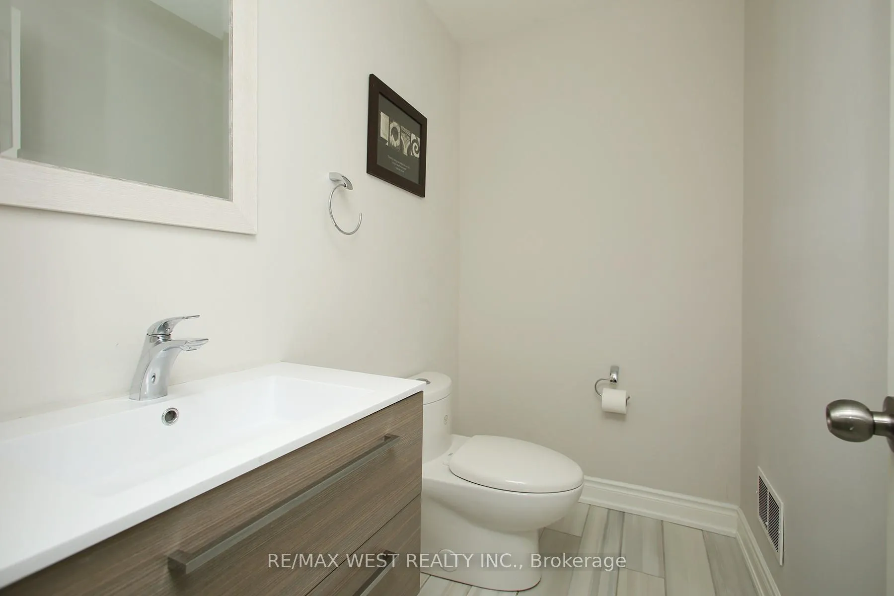 Photo 37 of 142 Father Ermanno Crescent, Vaughan, East Woodbridge — HOMEH