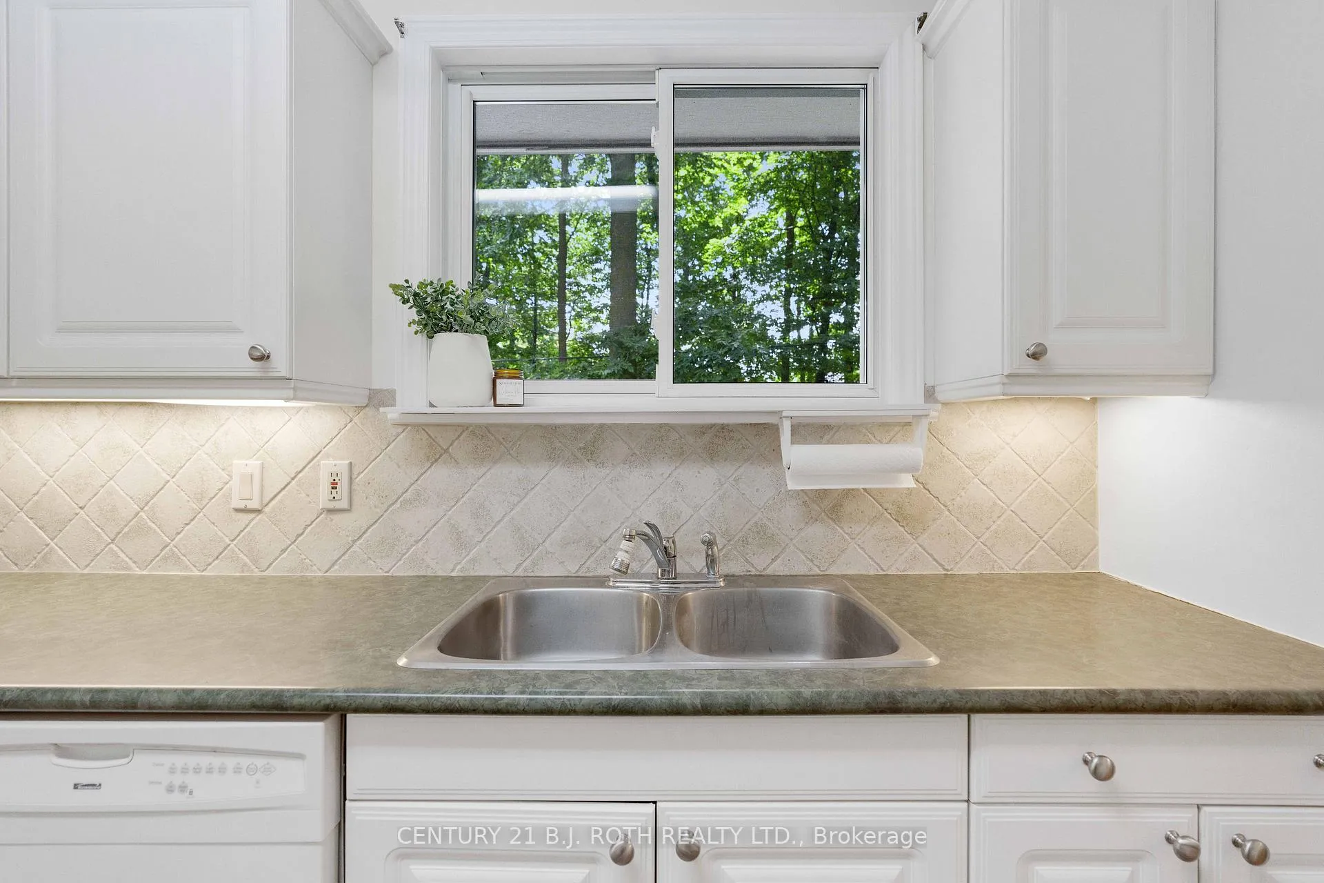 Photo 9 of 23 Alexander Avenue, Barrie, Codrington — HOMEH